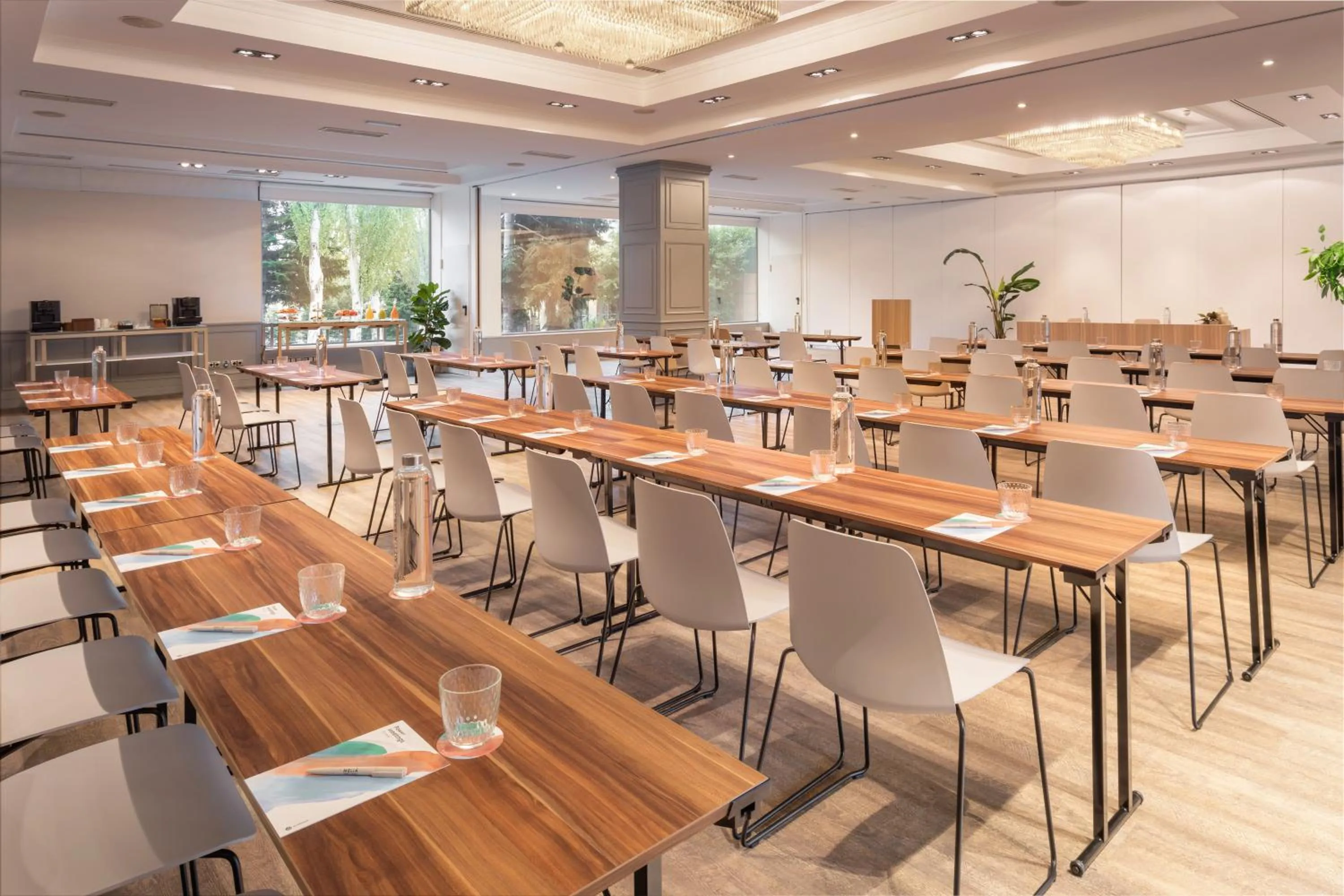 Business facilities in Melia Barajas