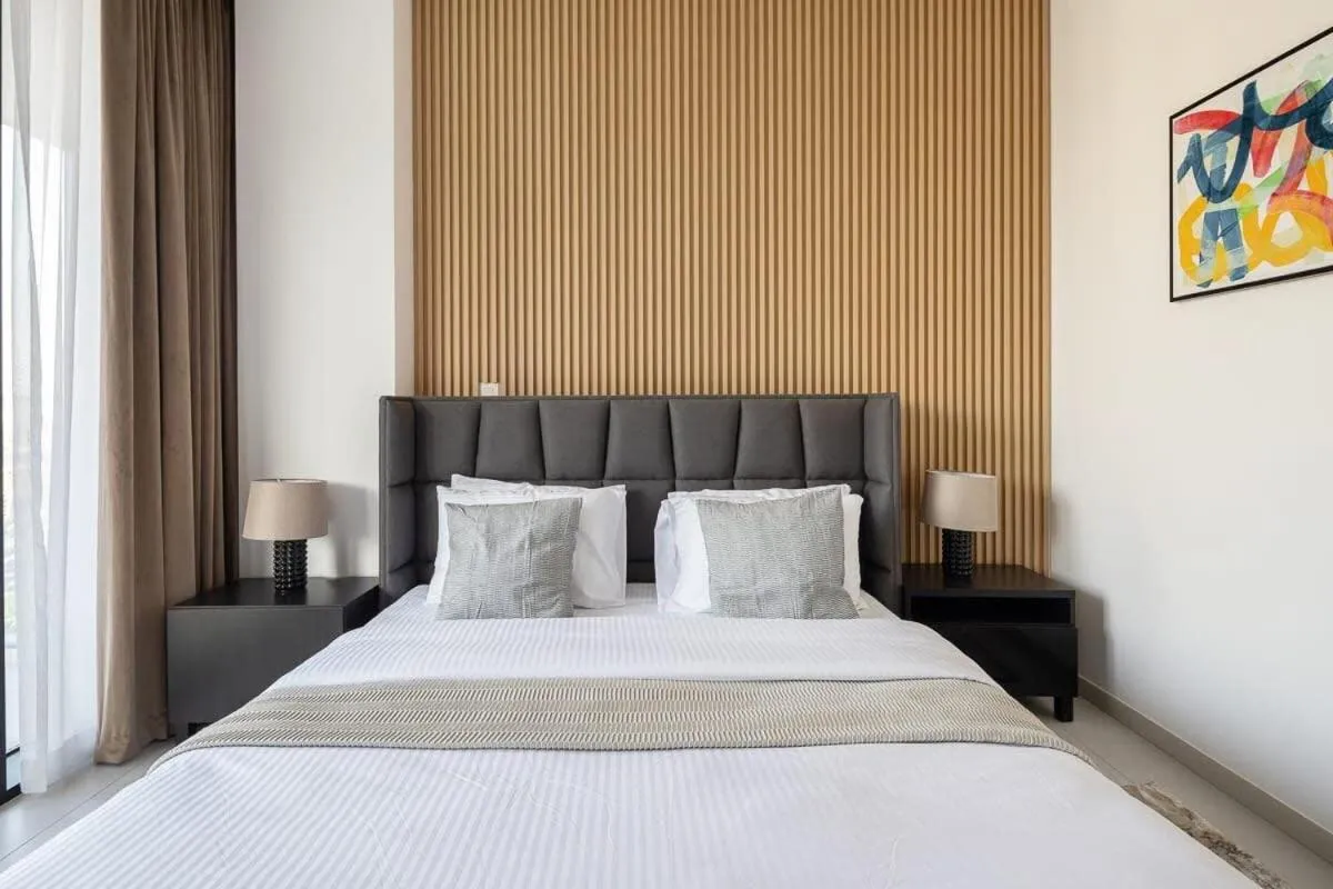 Frank Porter - Marquise Square