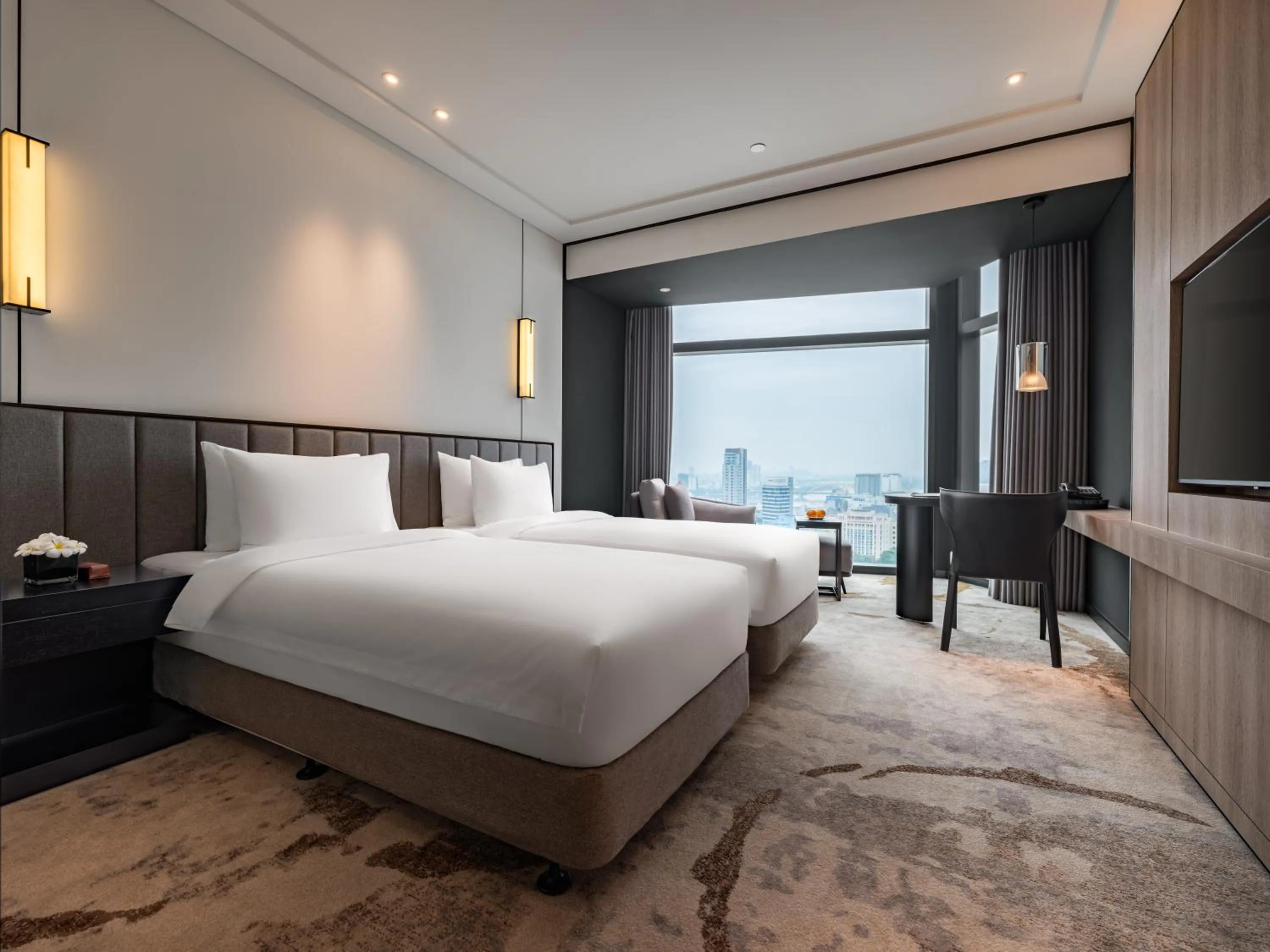 Bed in Crowne Plaza Danang City Centre by IHG