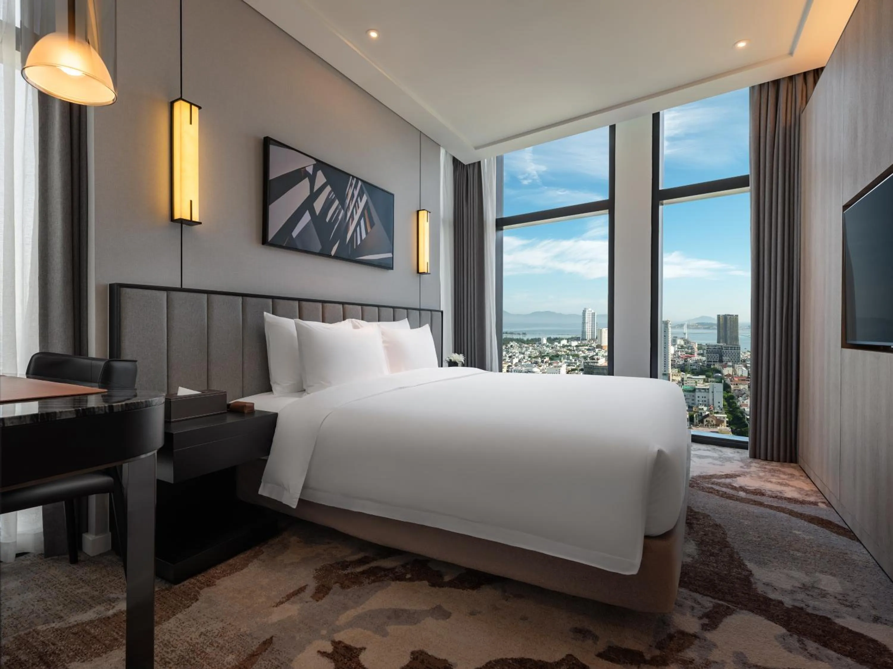 Premium Club Apartment Suite in Crowne Plaza Danang City Centre by IHG