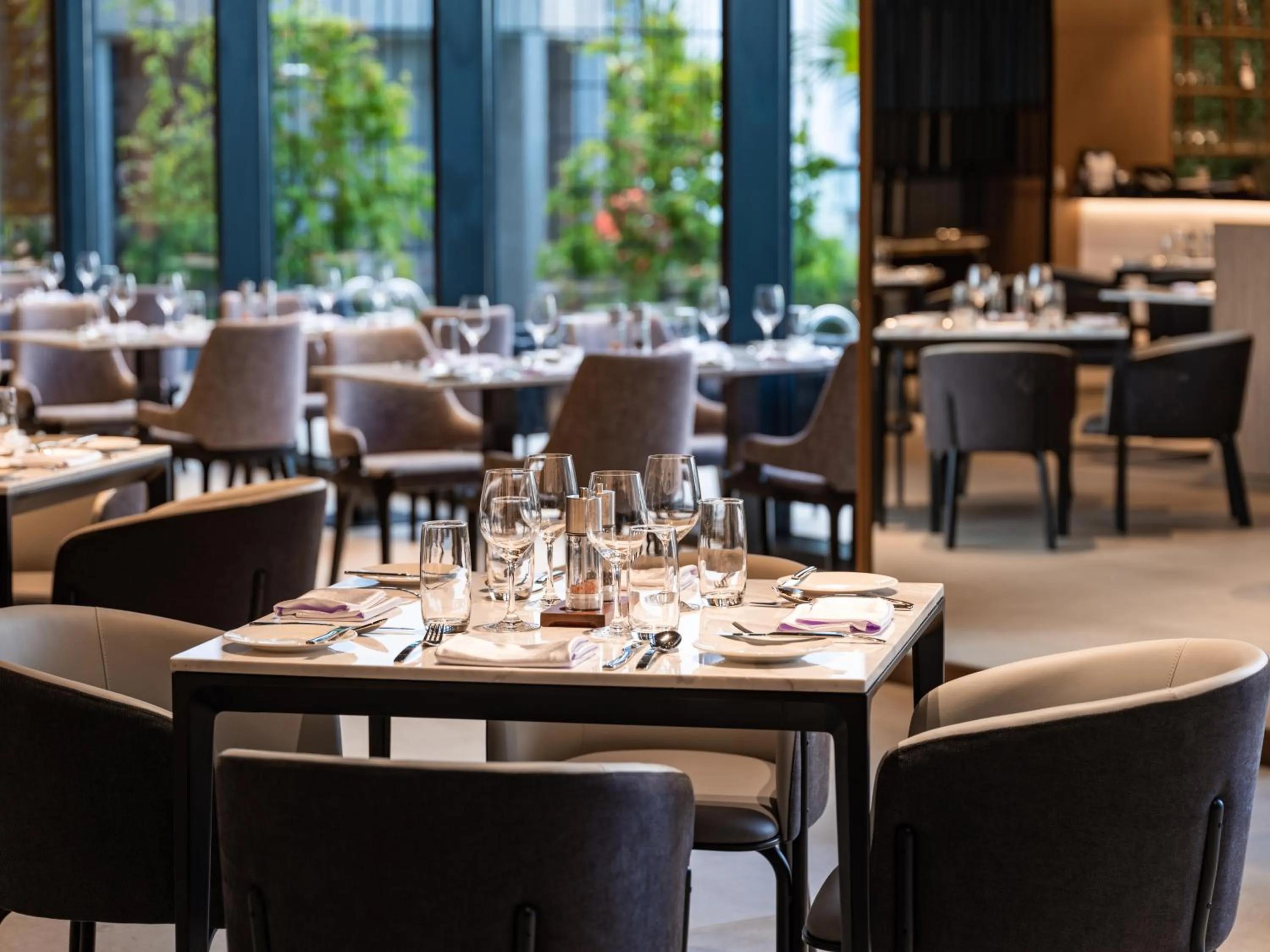 Restaurant/places to eat in Crowne Plaza Danang City Centre by IHG