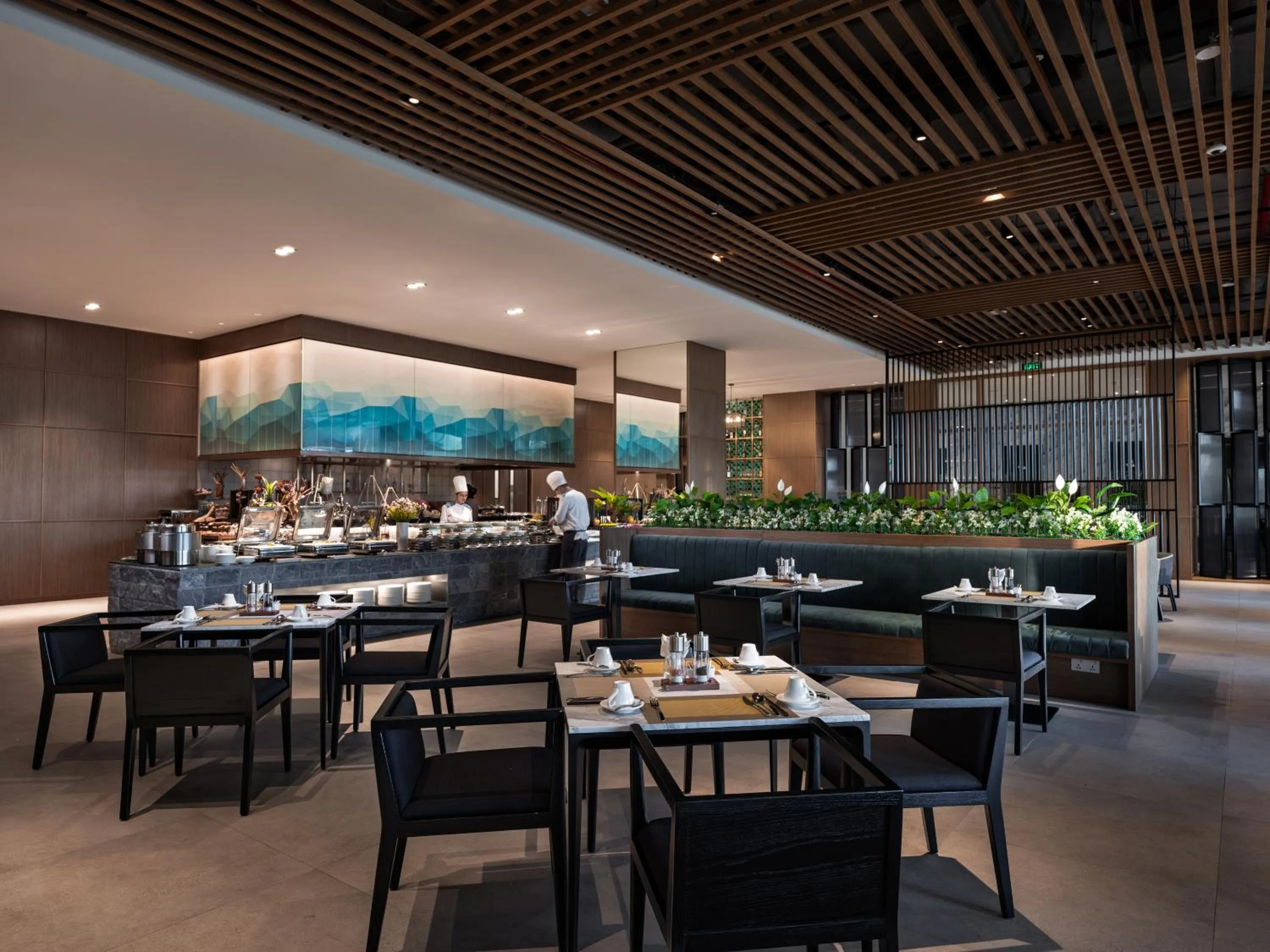 Restaurant/places to eat in Crowne Plaza Danang City Centre by IHG