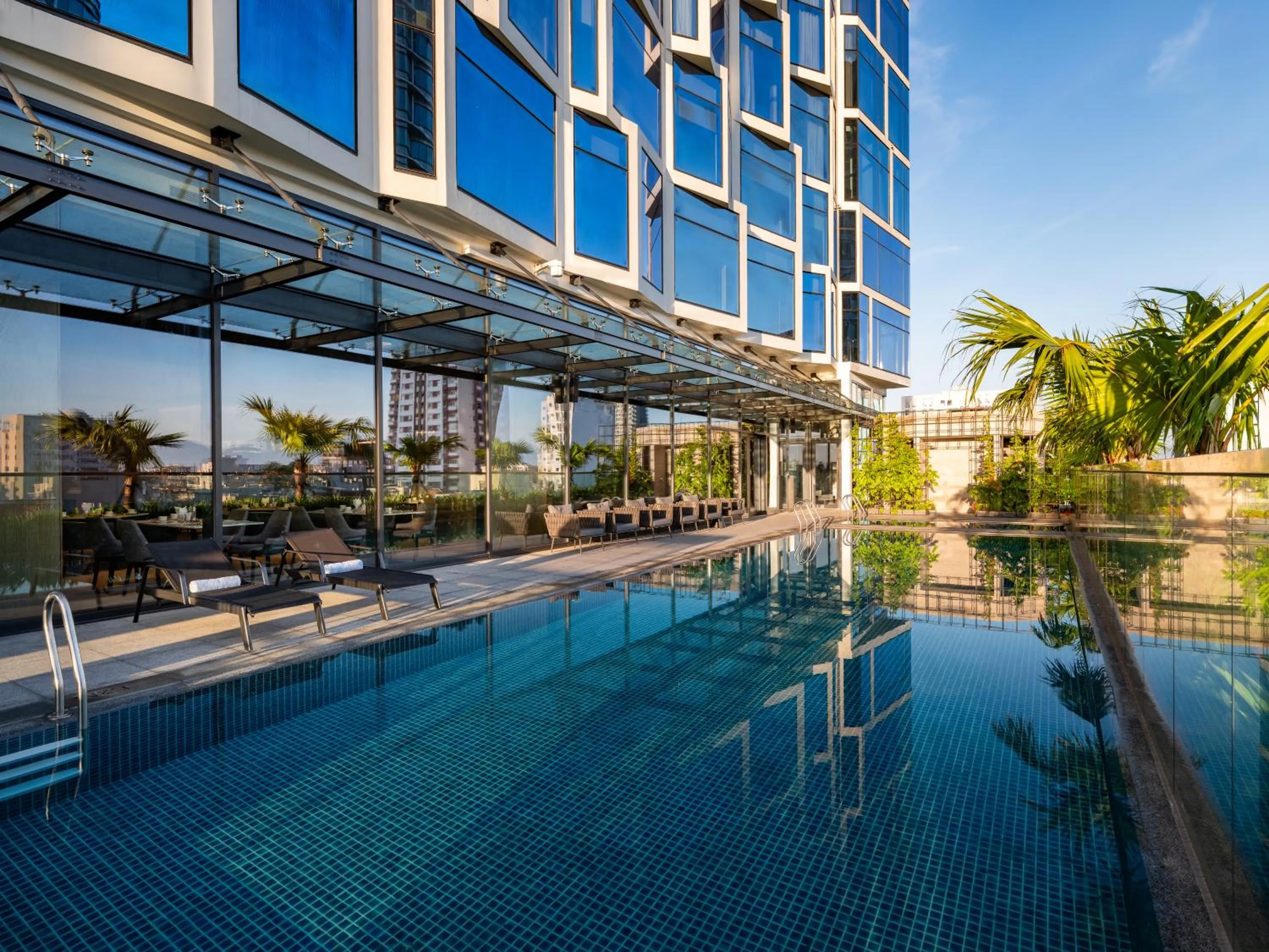 Day in Crowne Plaza Danang City Centre by IHG