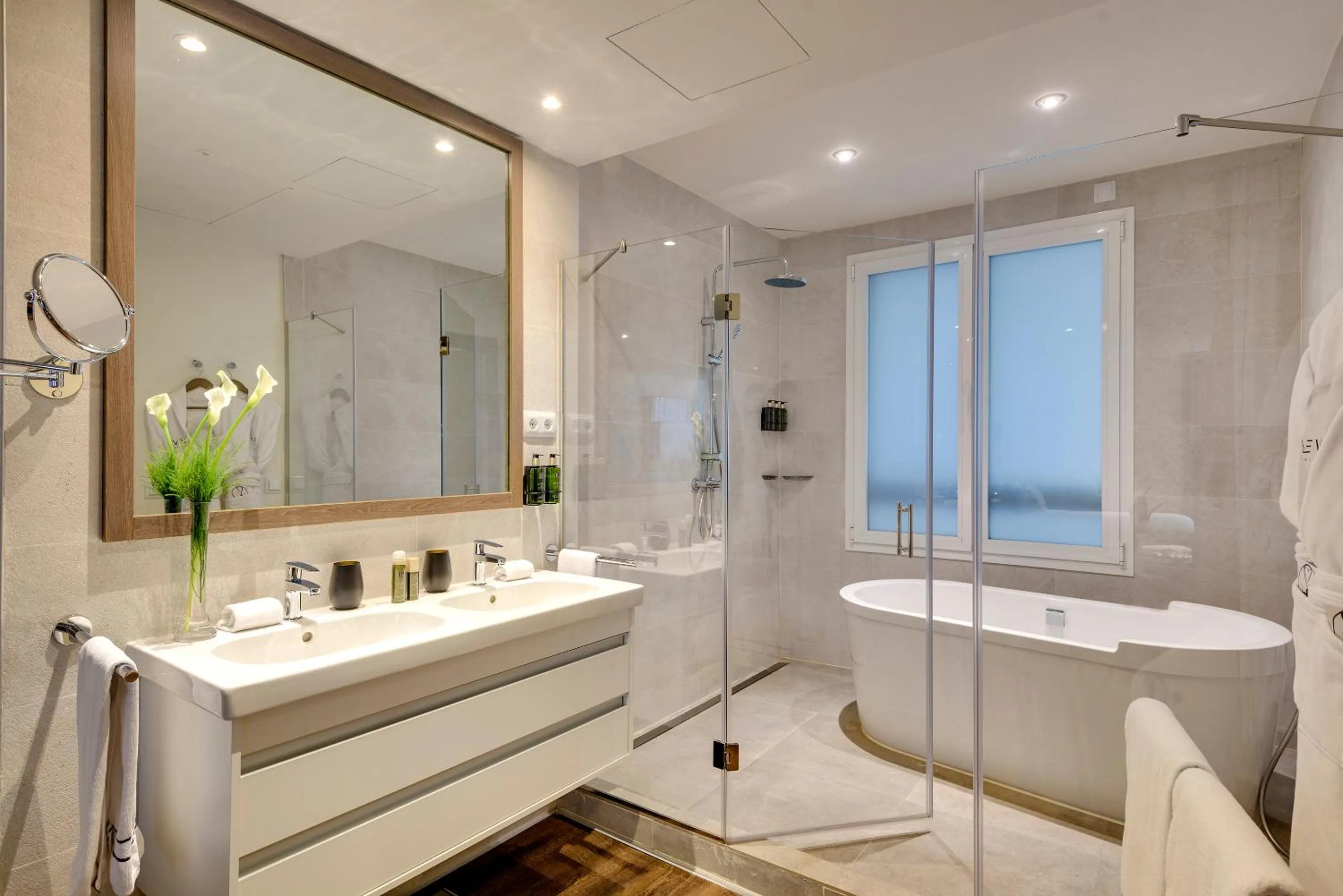 Bathroom in Melia Madrid Serrano