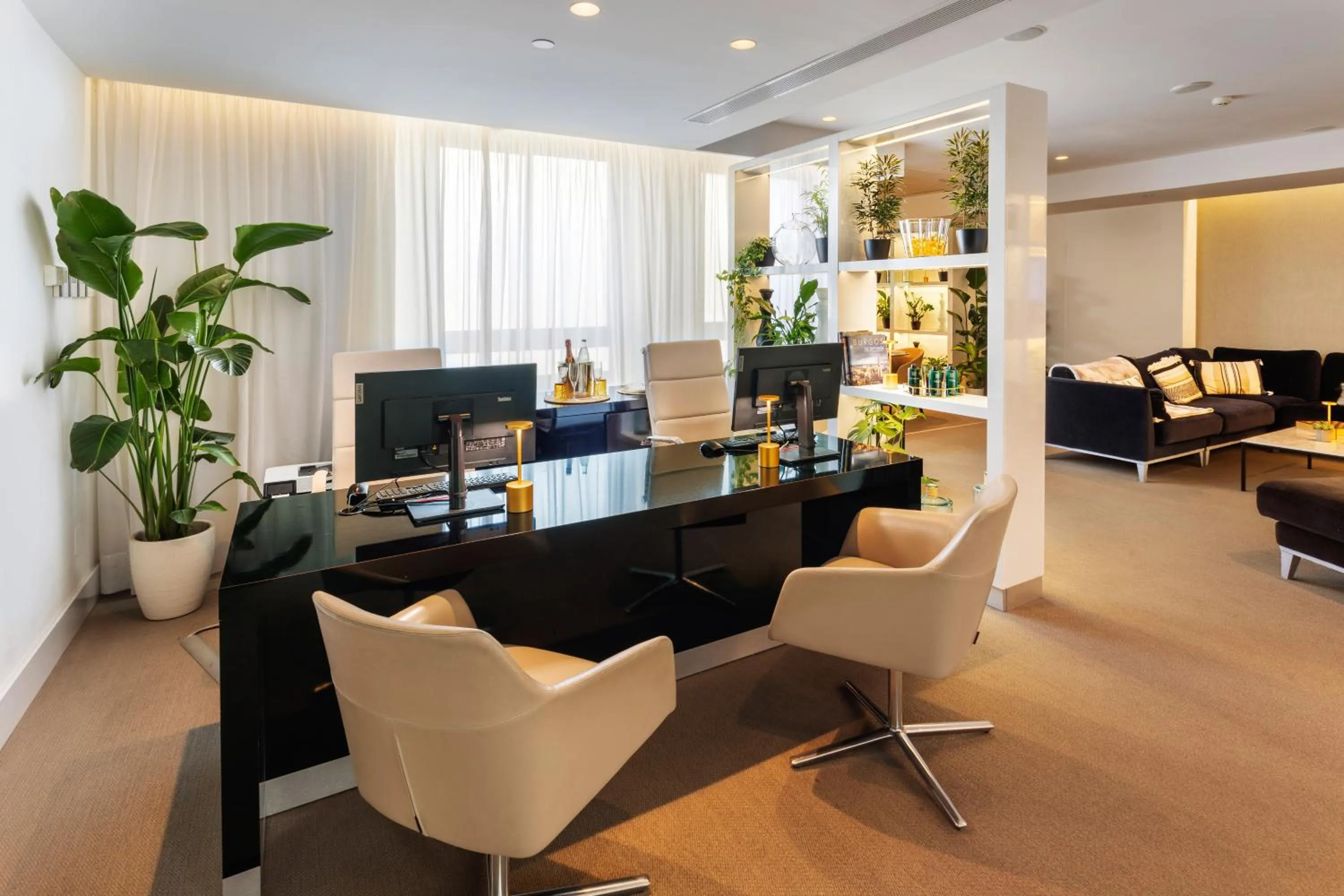 Living room in Melia Madrid Serrano