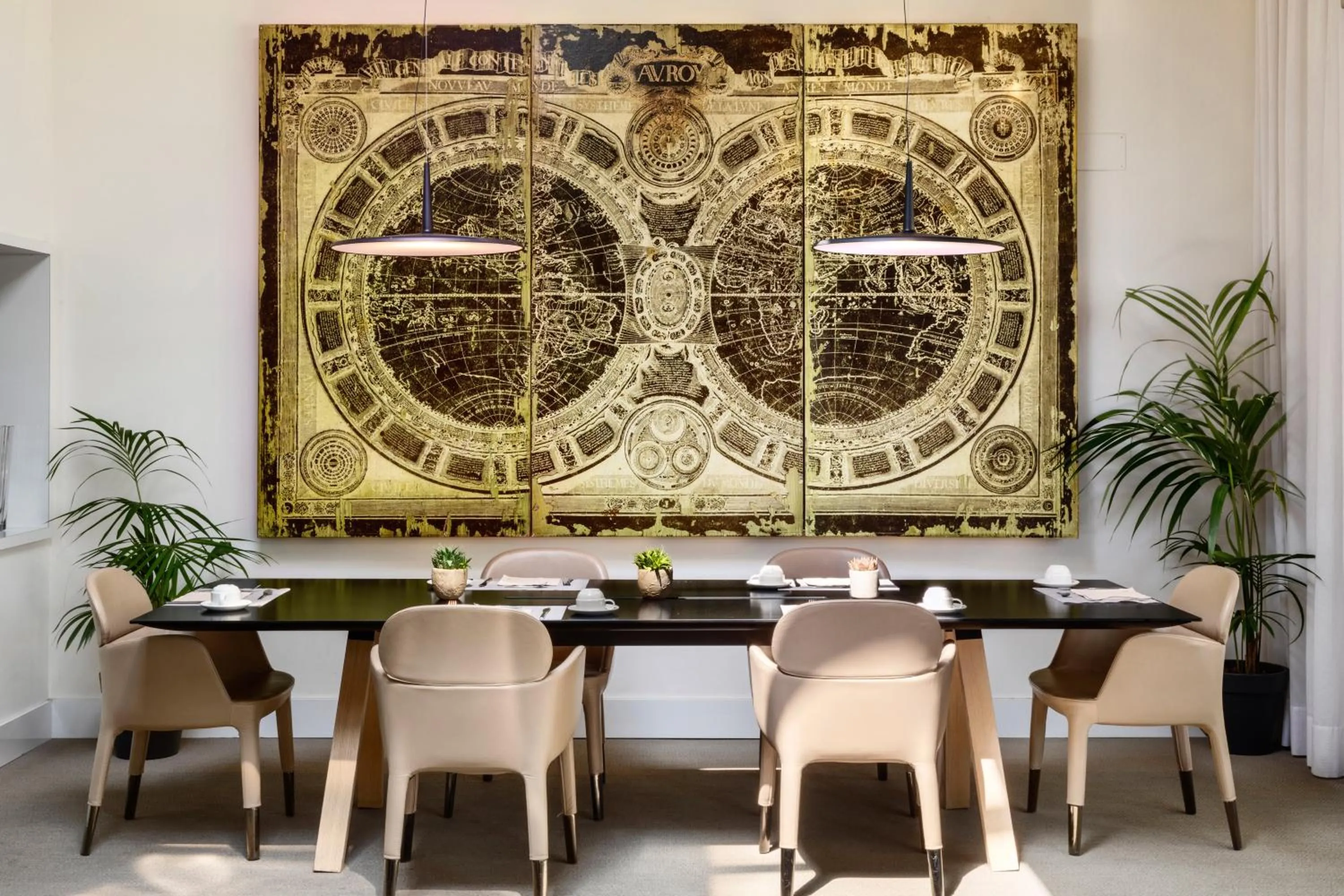 Living room in Melia Madrid Serrano