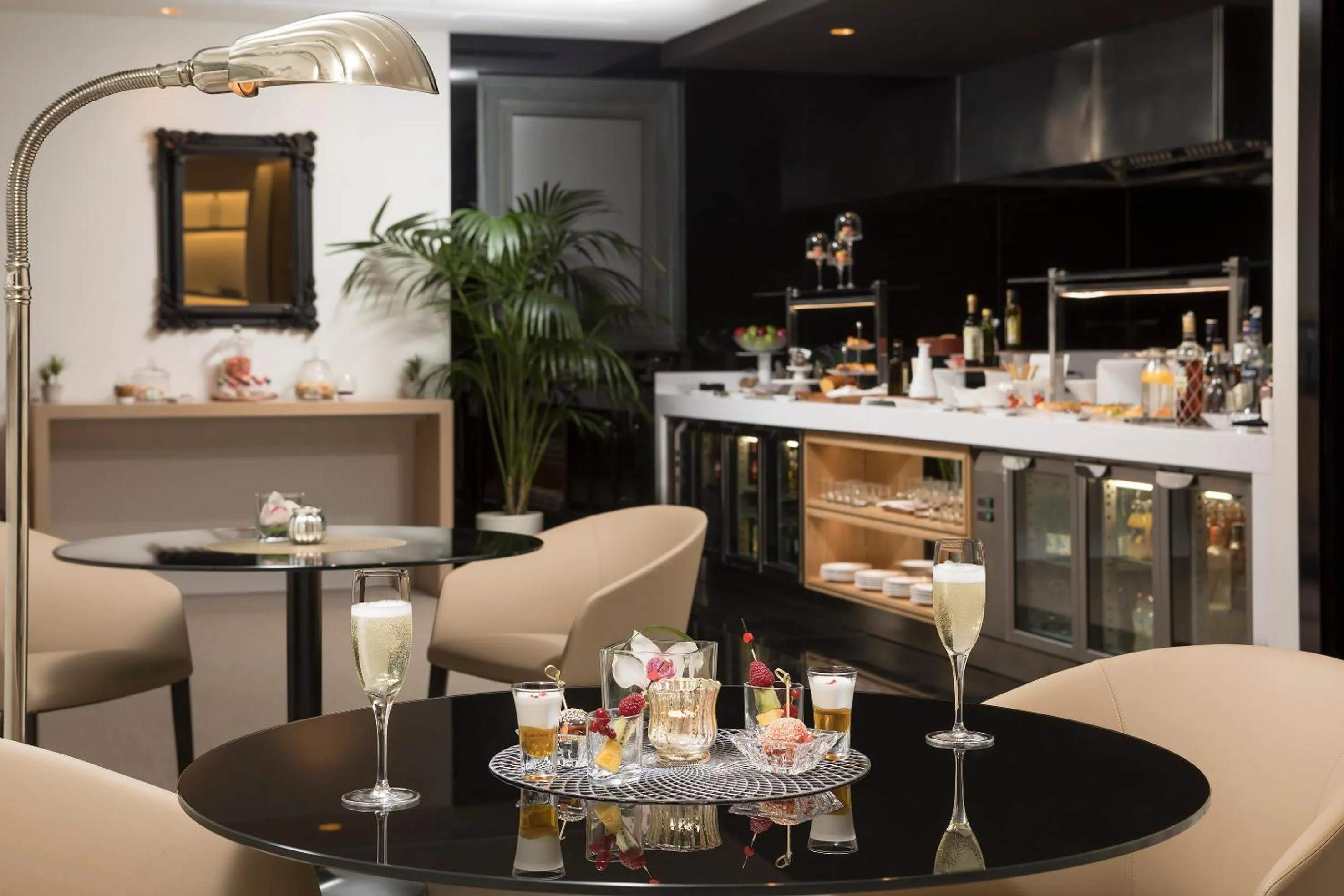 Lounge or bar in Melia Madrid Serrano