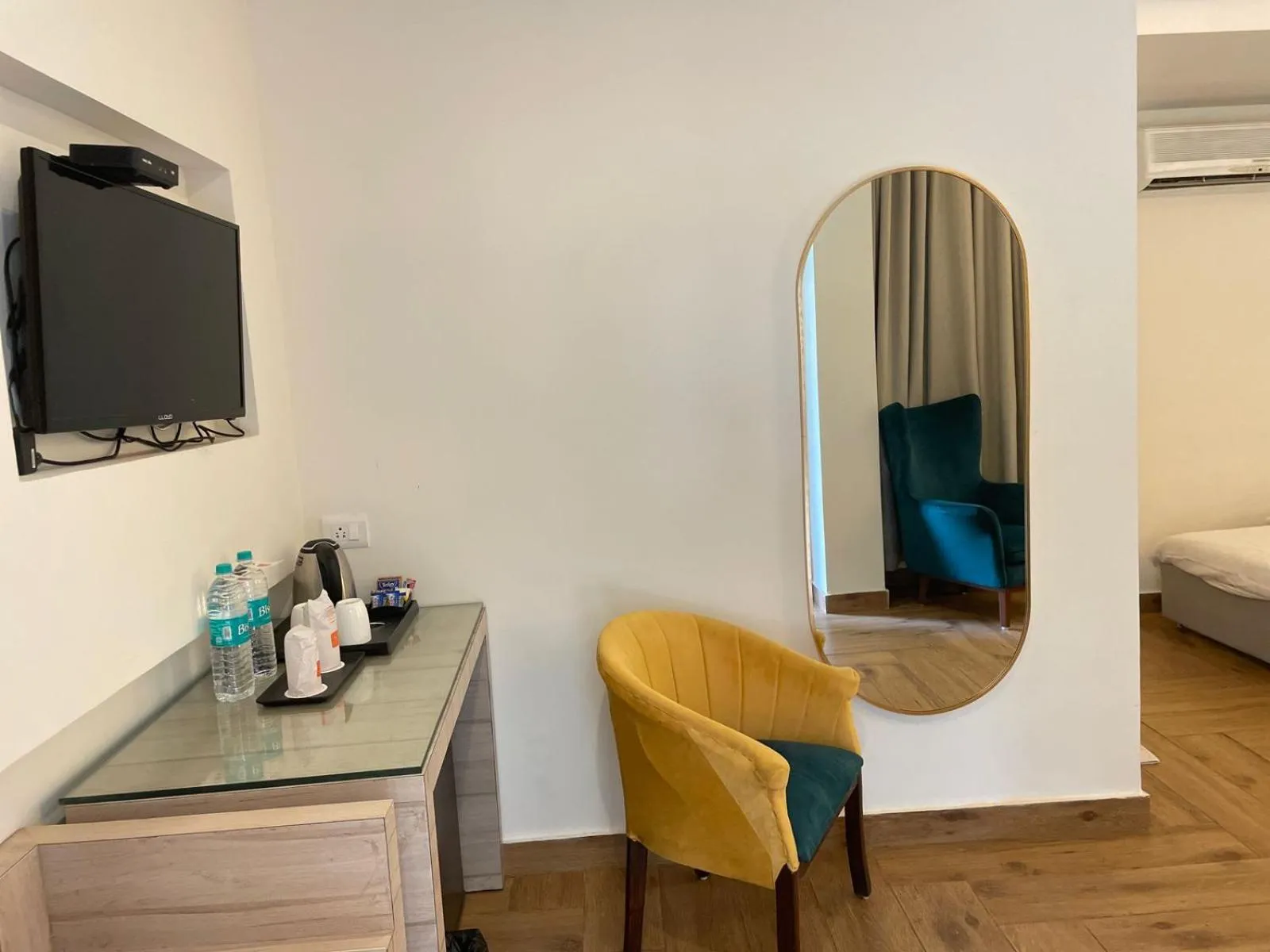 Bed in Le Seasons Resort