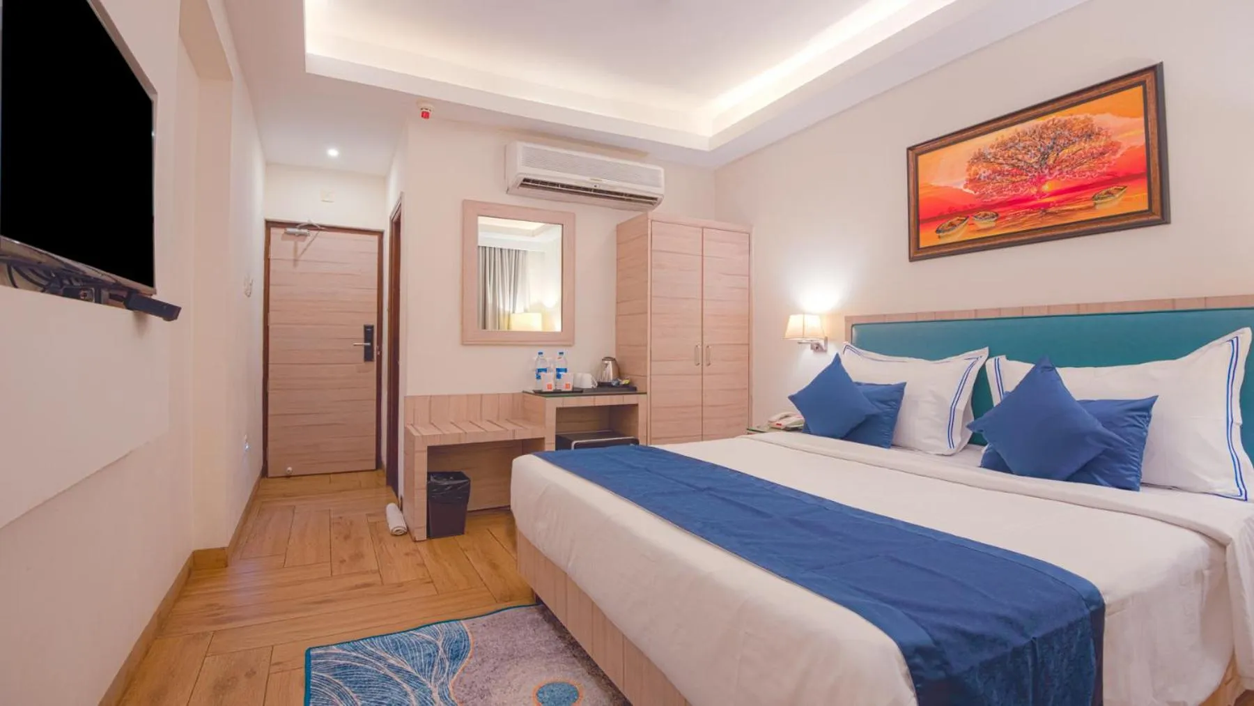 Bedroom, Bed in Le Seasons Resort