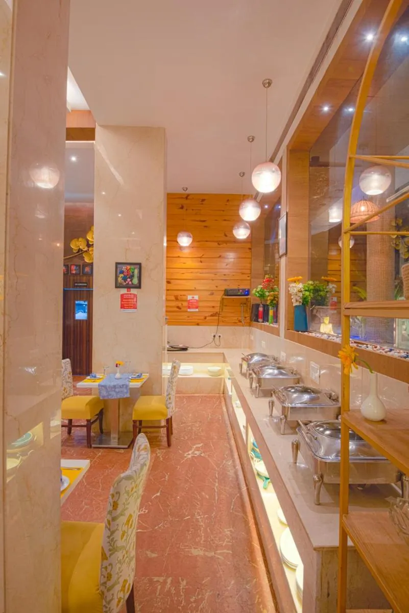 Breakfast in Le Seasons Resort