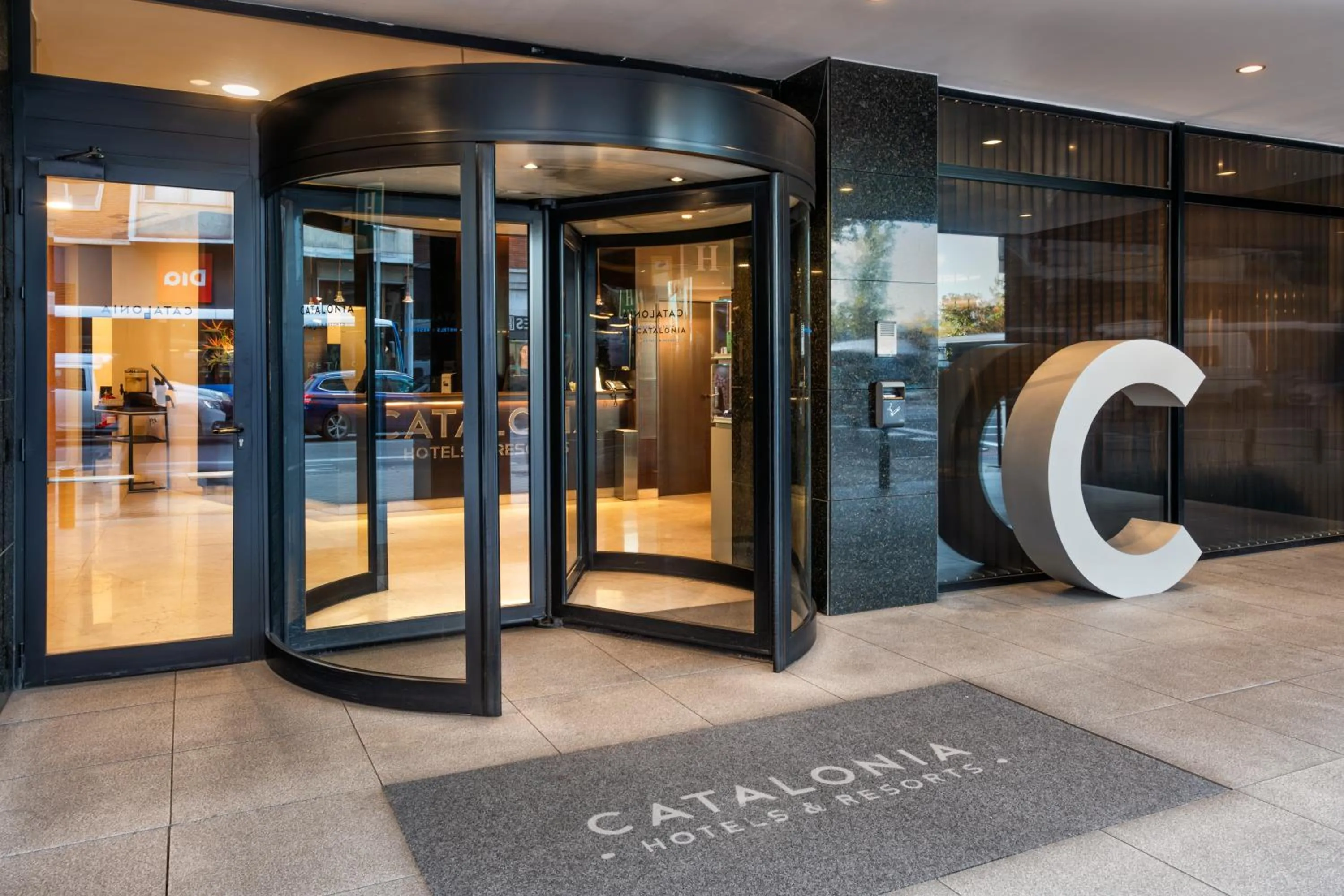 Facade/entrance in Catalonia El Retiro