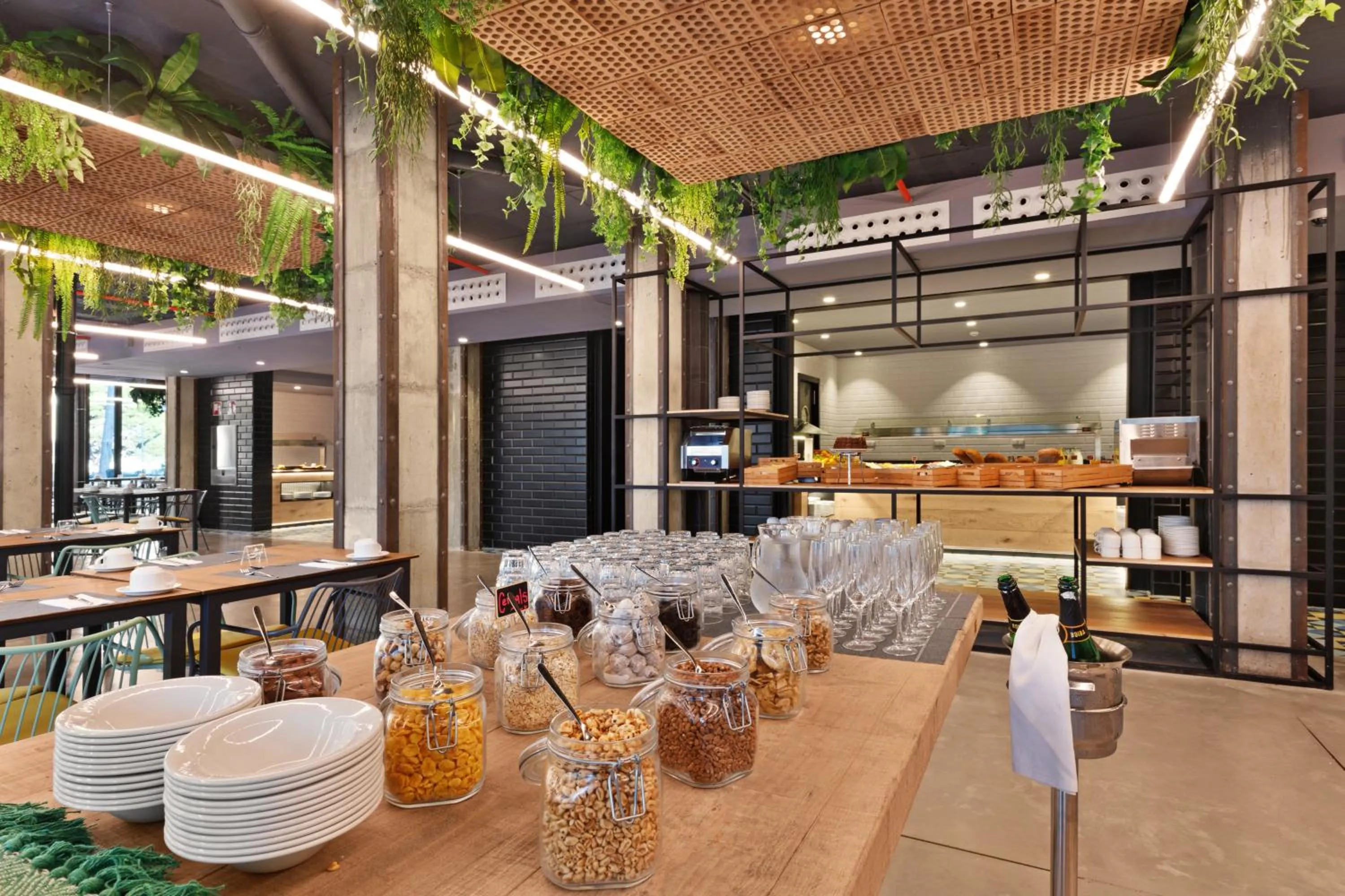 Restaurant/places to eat in Hotel Paradiso Garden