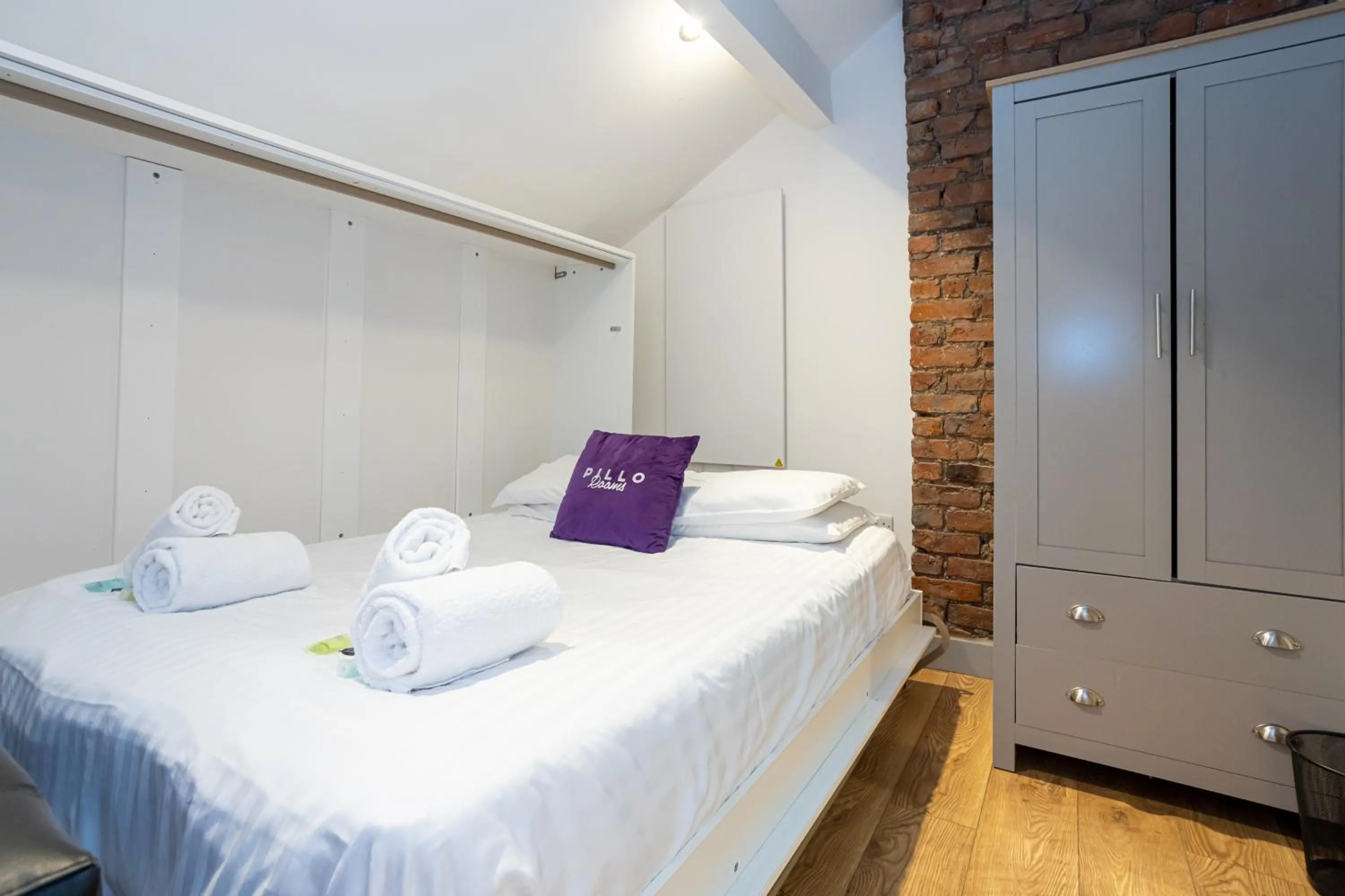 Bed in Pillo Rooms Serviced Apartments - Salford