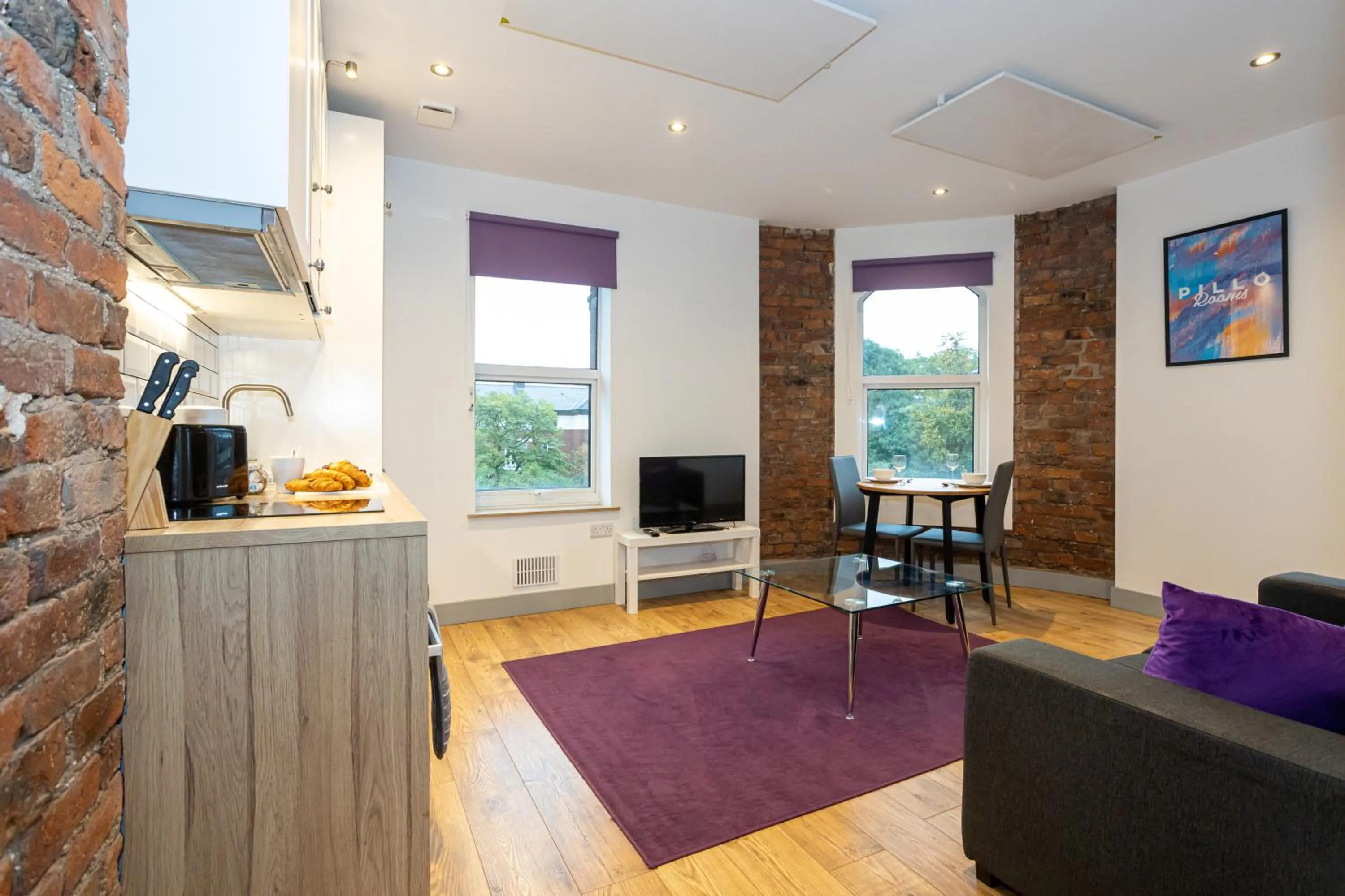 Pillo Rooms Serviced Apartments - Salford
