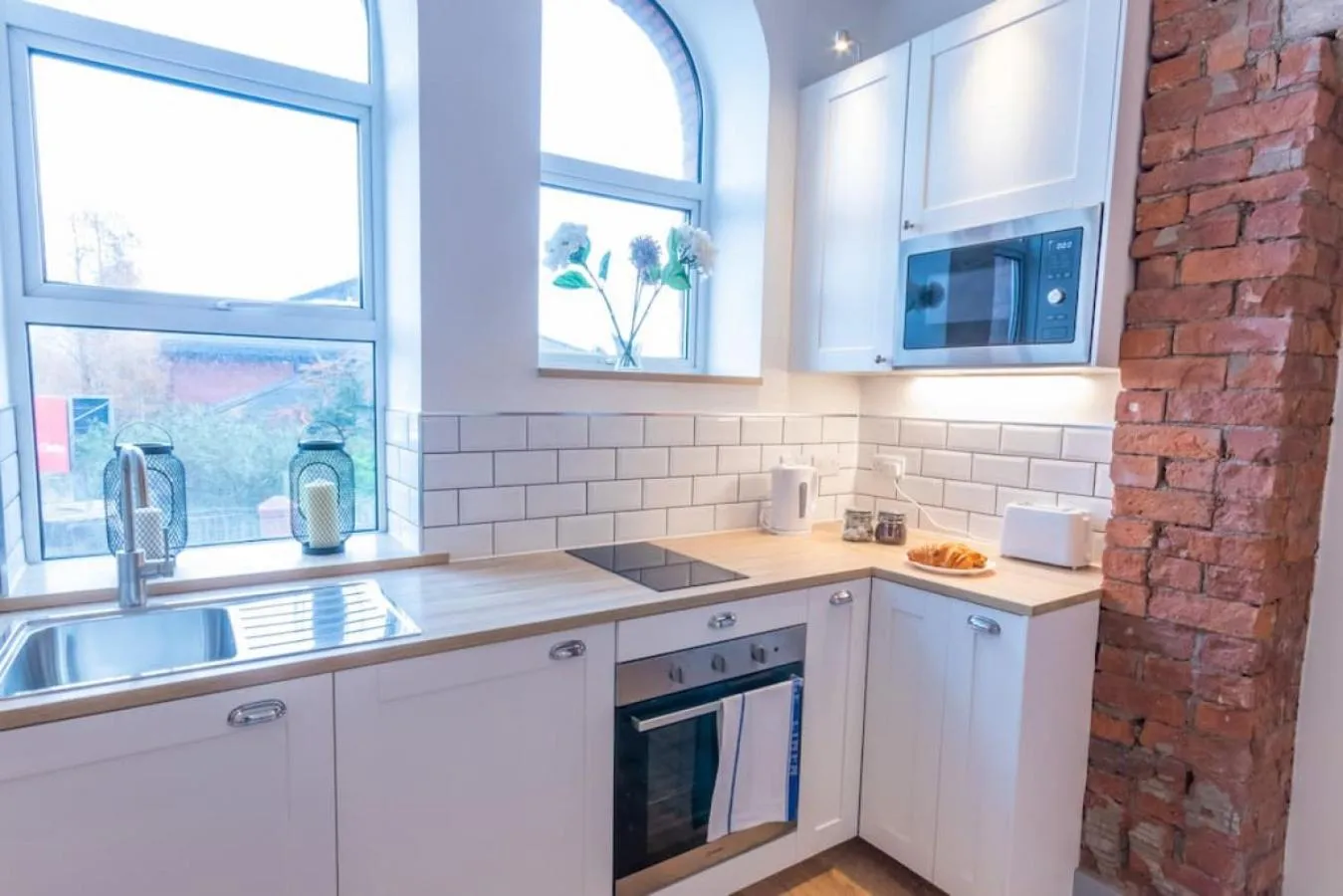 Pillo Rooms Serviced Apartments - Salford