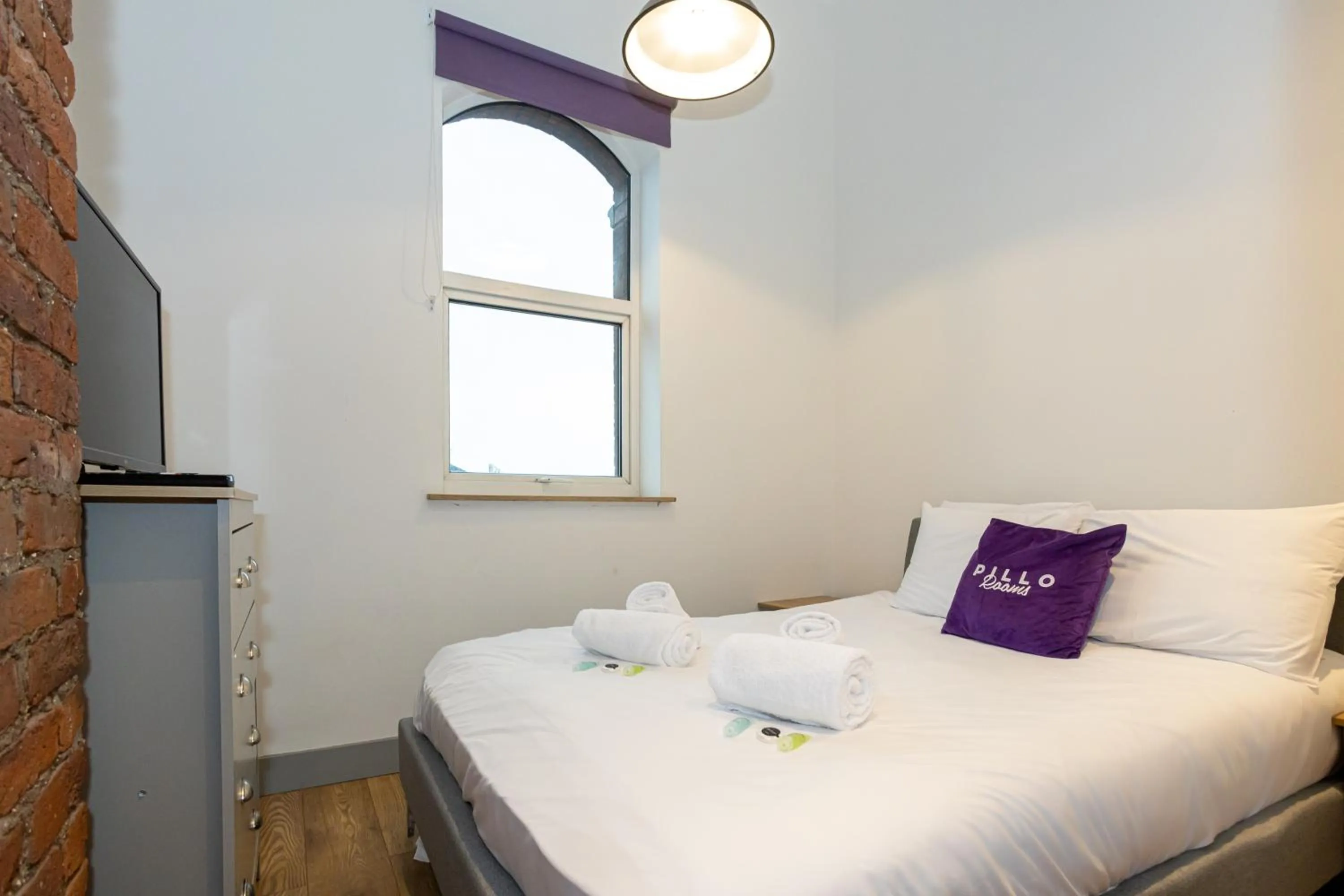 Bed in Pillo Rooms Serviced Apartments - Salford