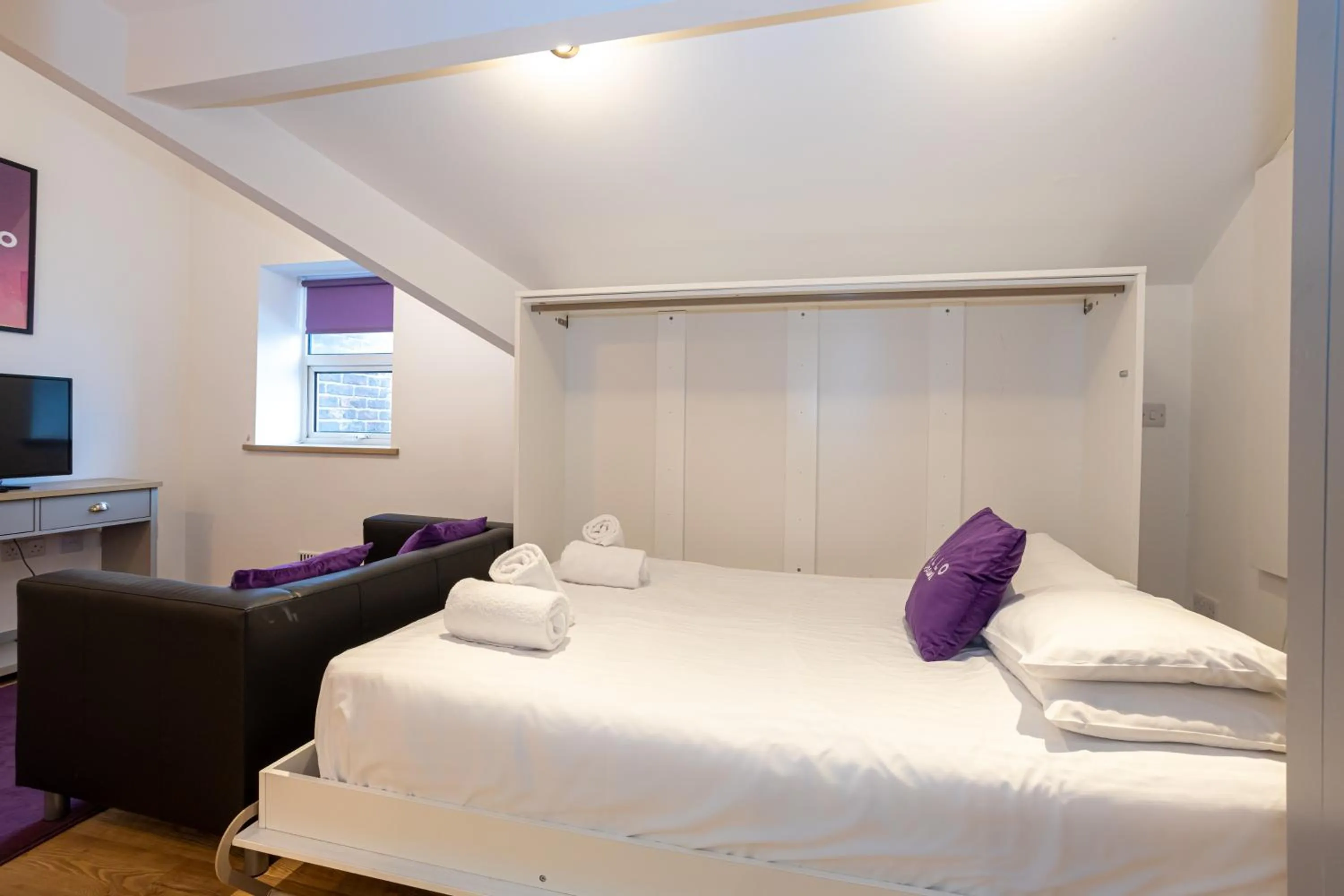 Bed in Pillo Rooms Serviced Apartments - Salford
