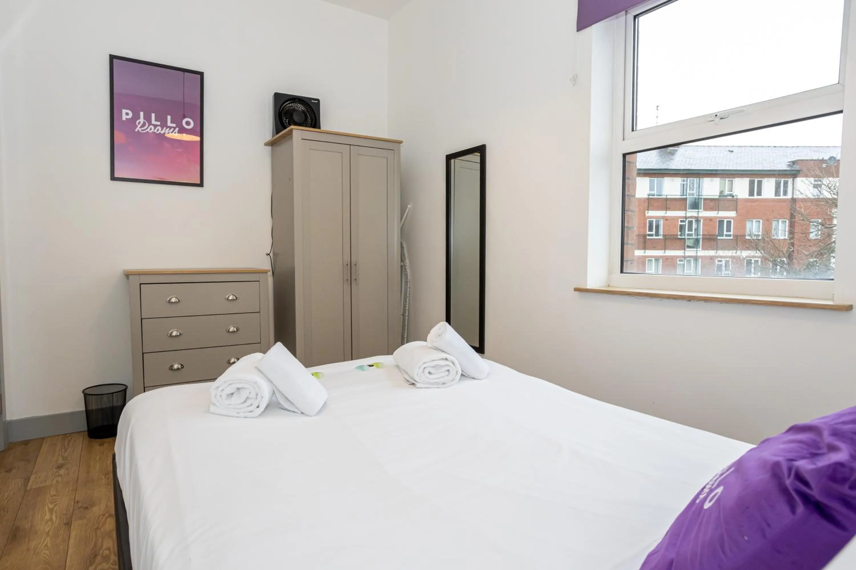 Bed in Pillo Rooms Serviced Apartments - Salford
