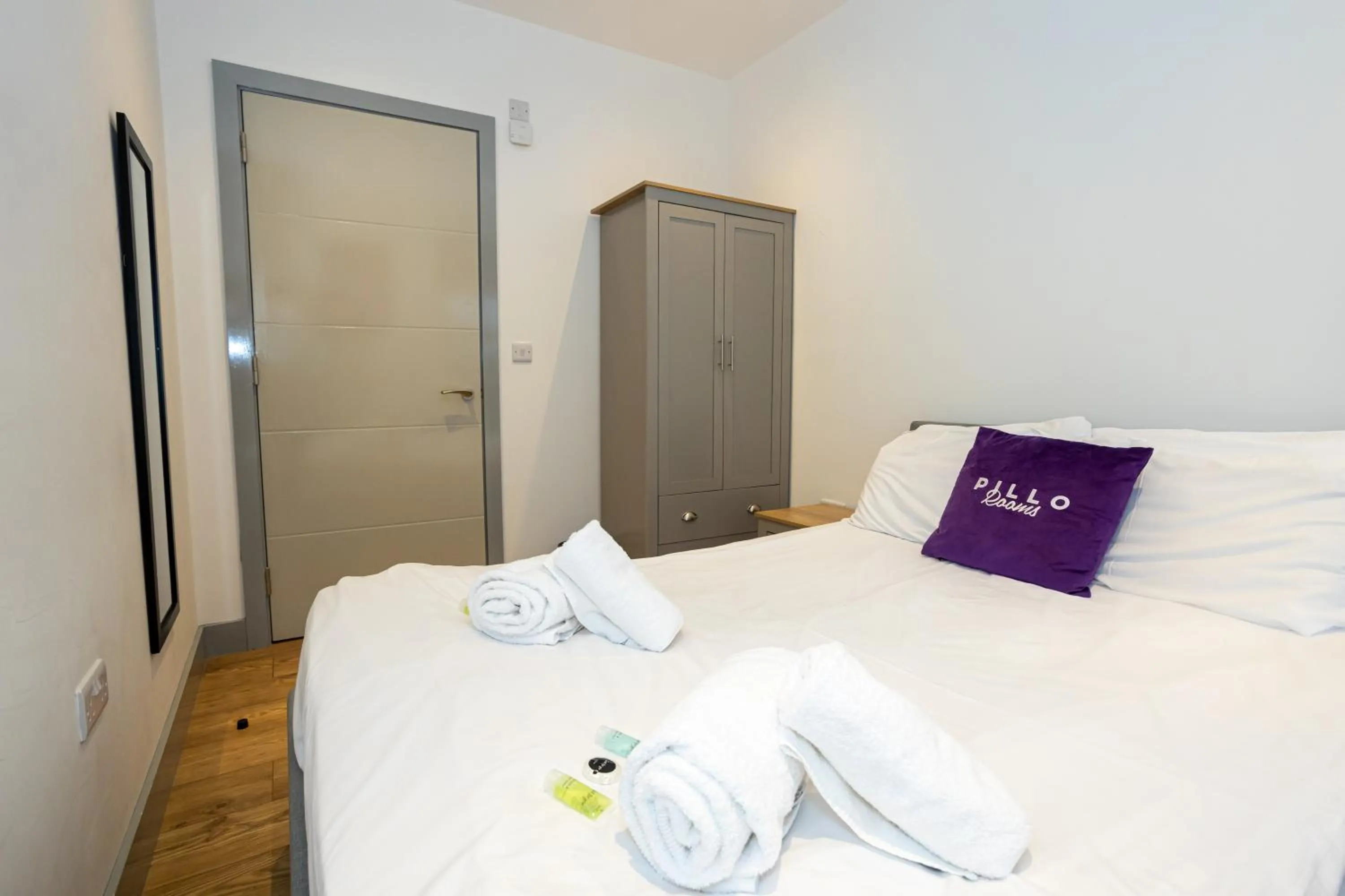 Bed in Pillo Rooms Serviced Apartments - Salford