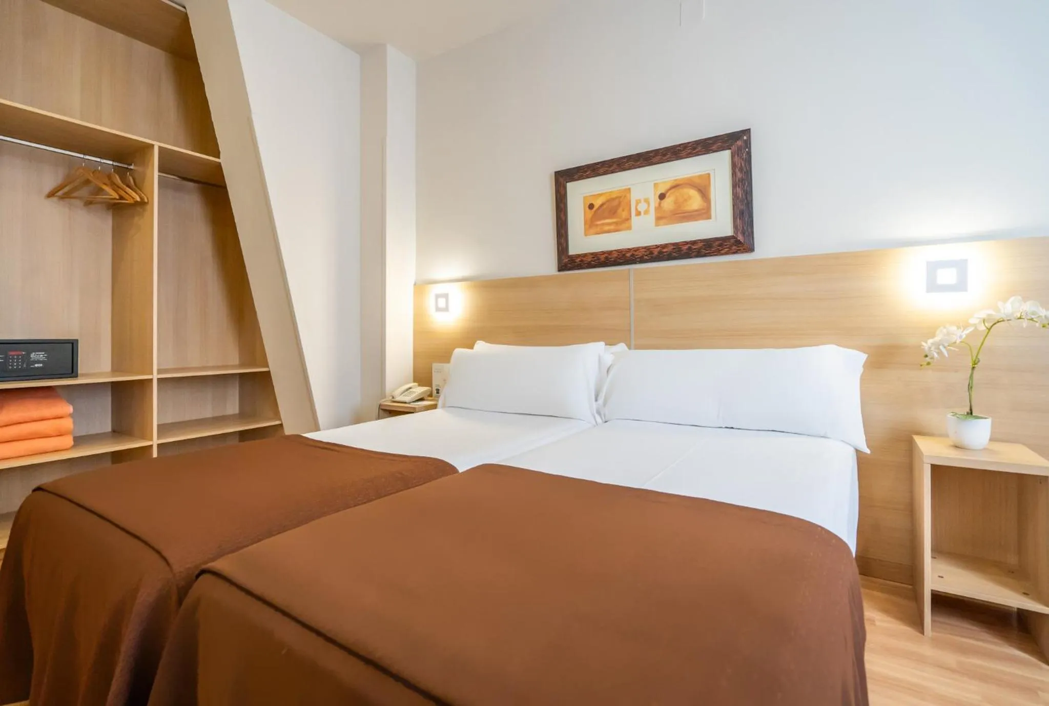 Bed in Hotel Glòries