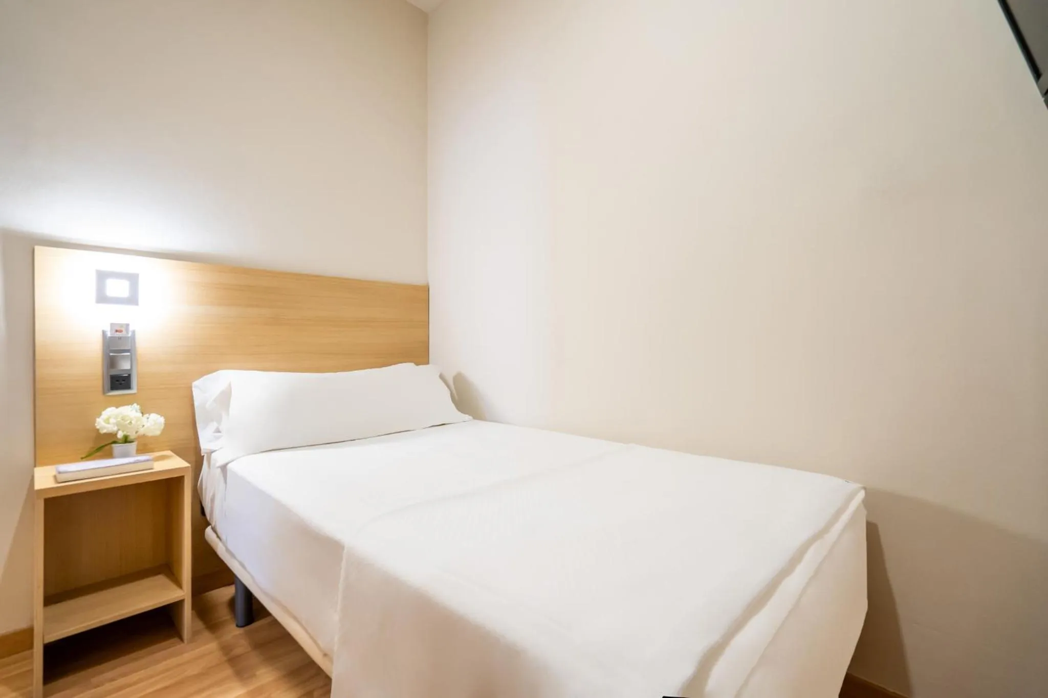 Bed in Hotel Glòries