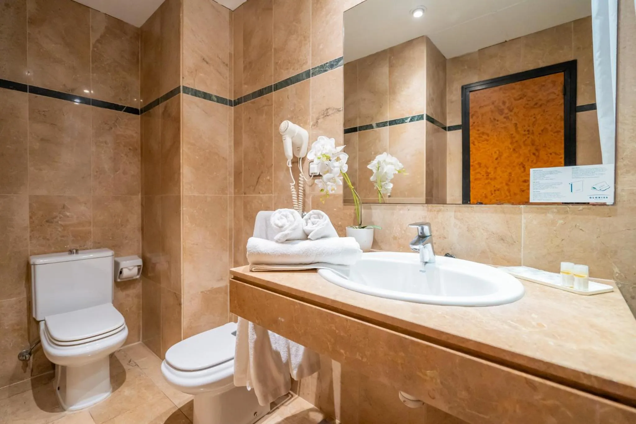 Bathroom in Hotel Glòries