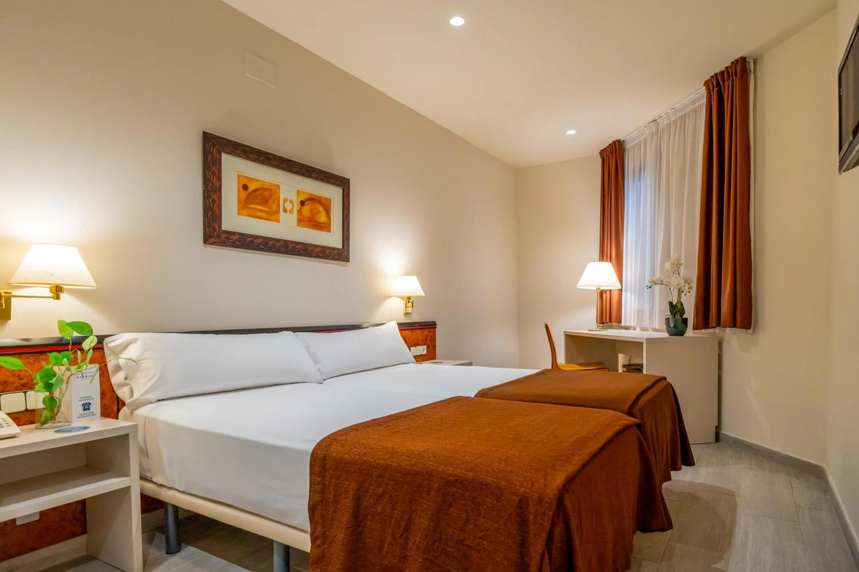 Photo of the whole room, Bed in Hotel Glòries