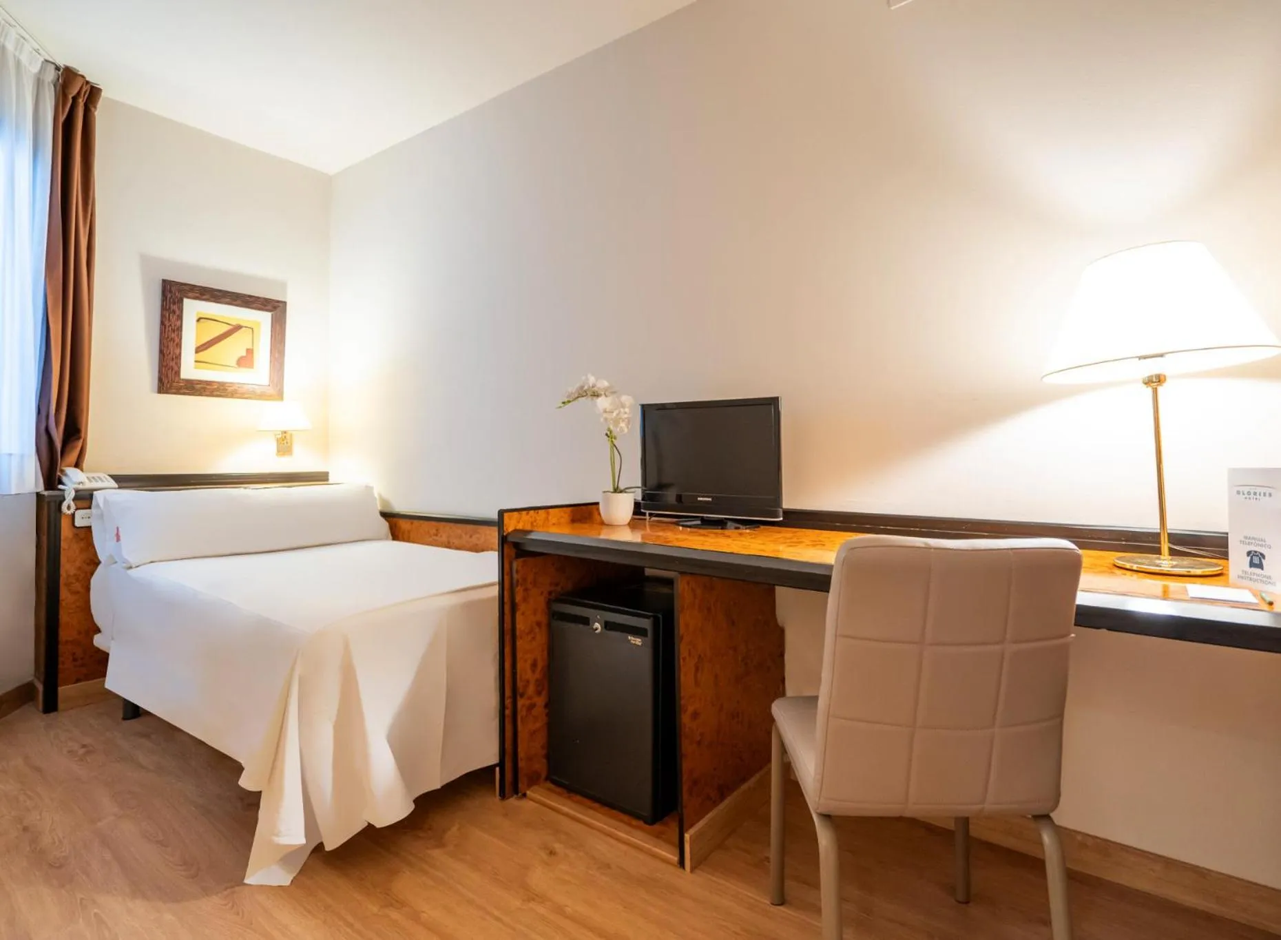 Bed in Hotel Glòries