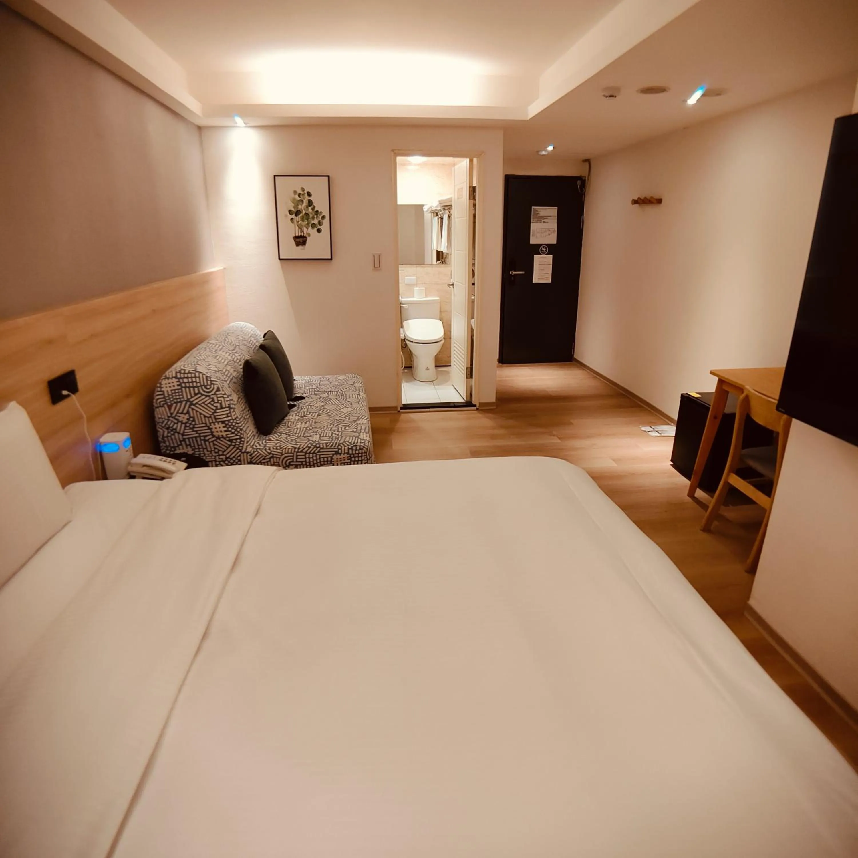 Photo of the whole room, Bed in Fooyee Hotel - Yonghe