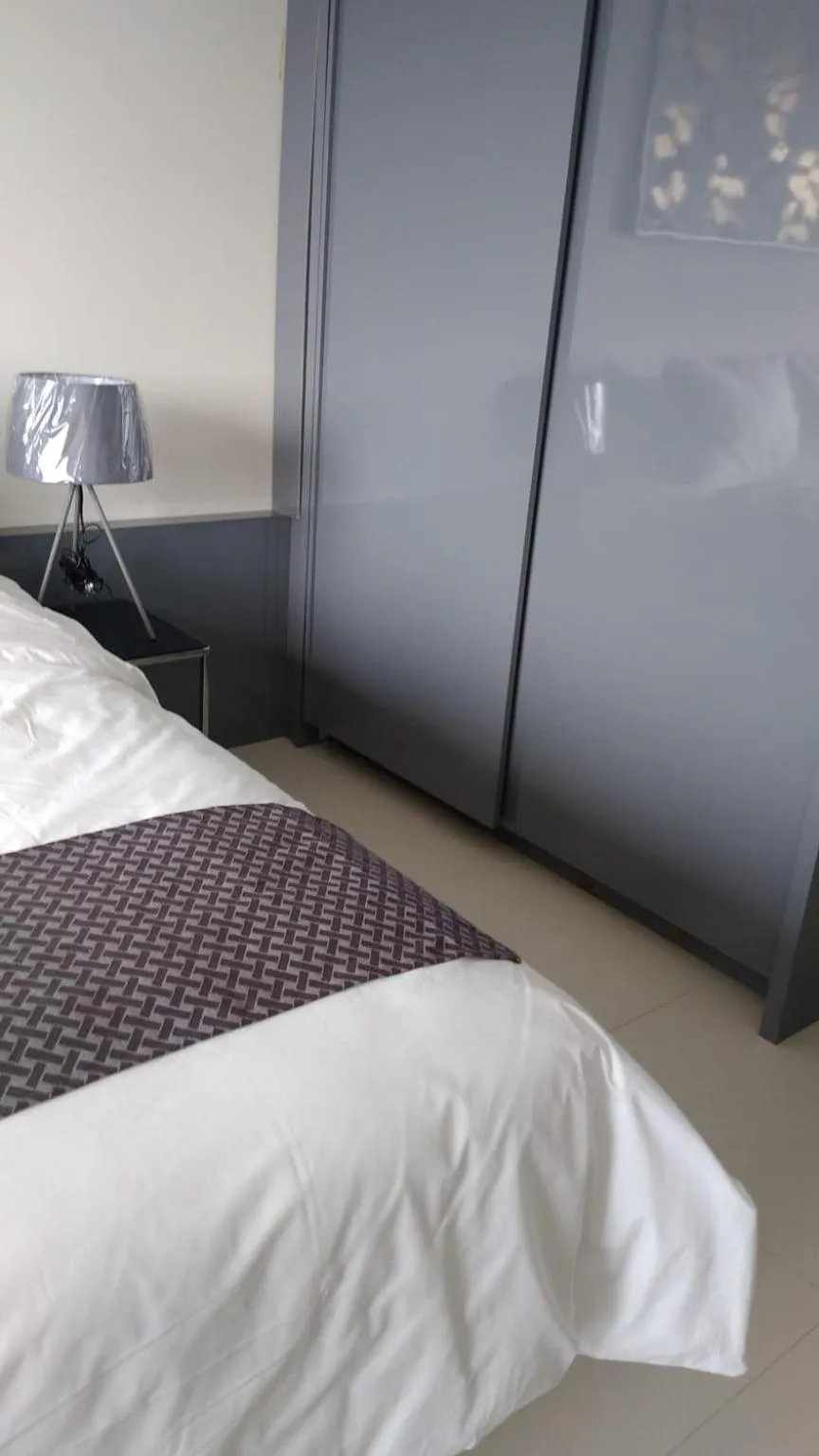 Bed in Galeri Ciumbuleuit Apartment 3 by Gezonder