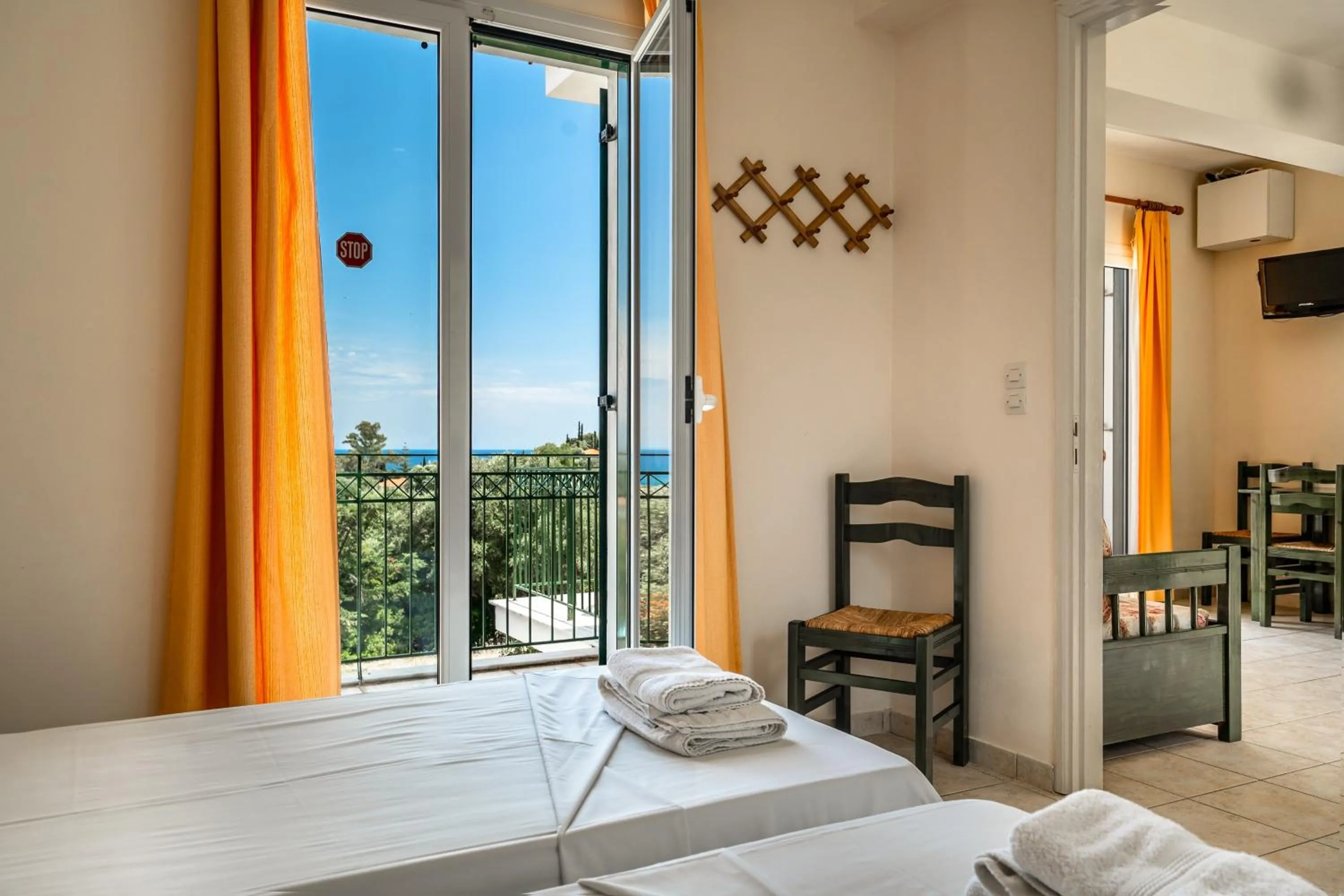 Property building, Bed in Anemona apartment 1