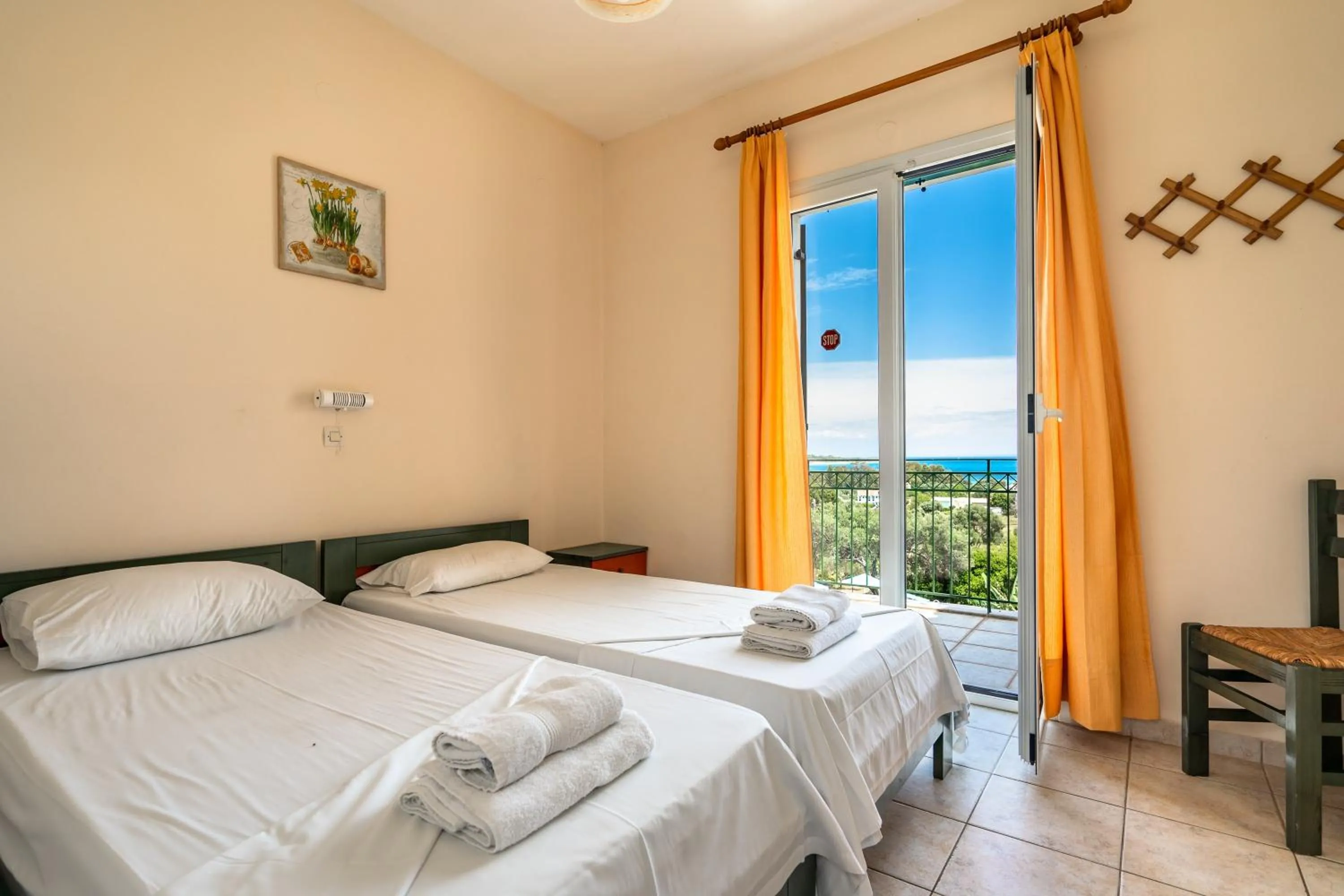 Property building, Bed in Anemona apartment 1