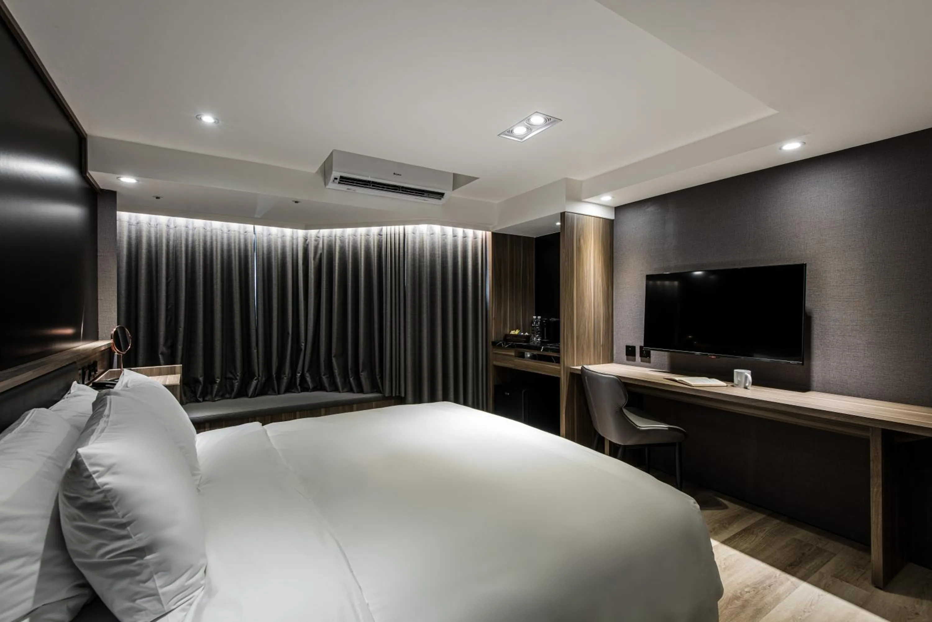 Bed in Autumn Willow Hotel