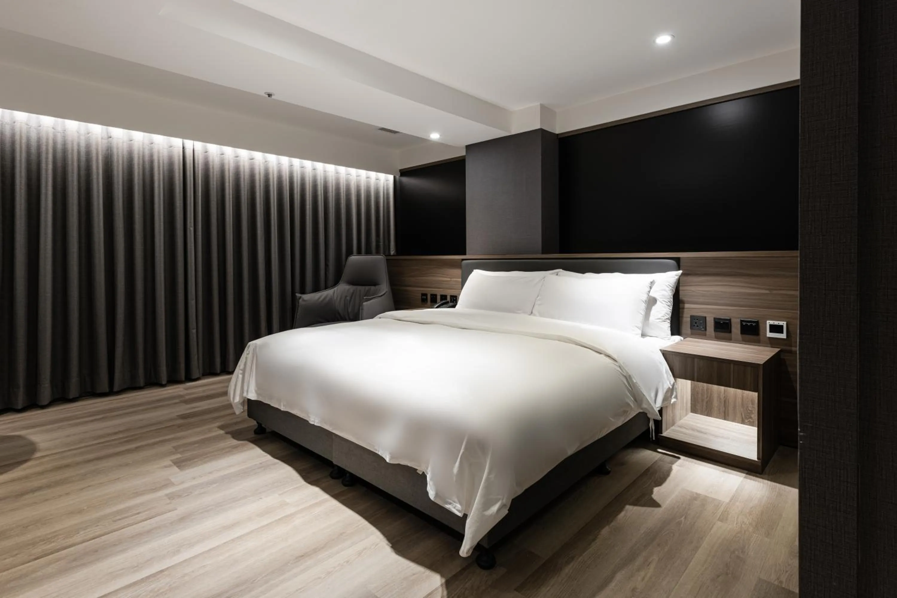 Bed in Autumn Willow Hotel