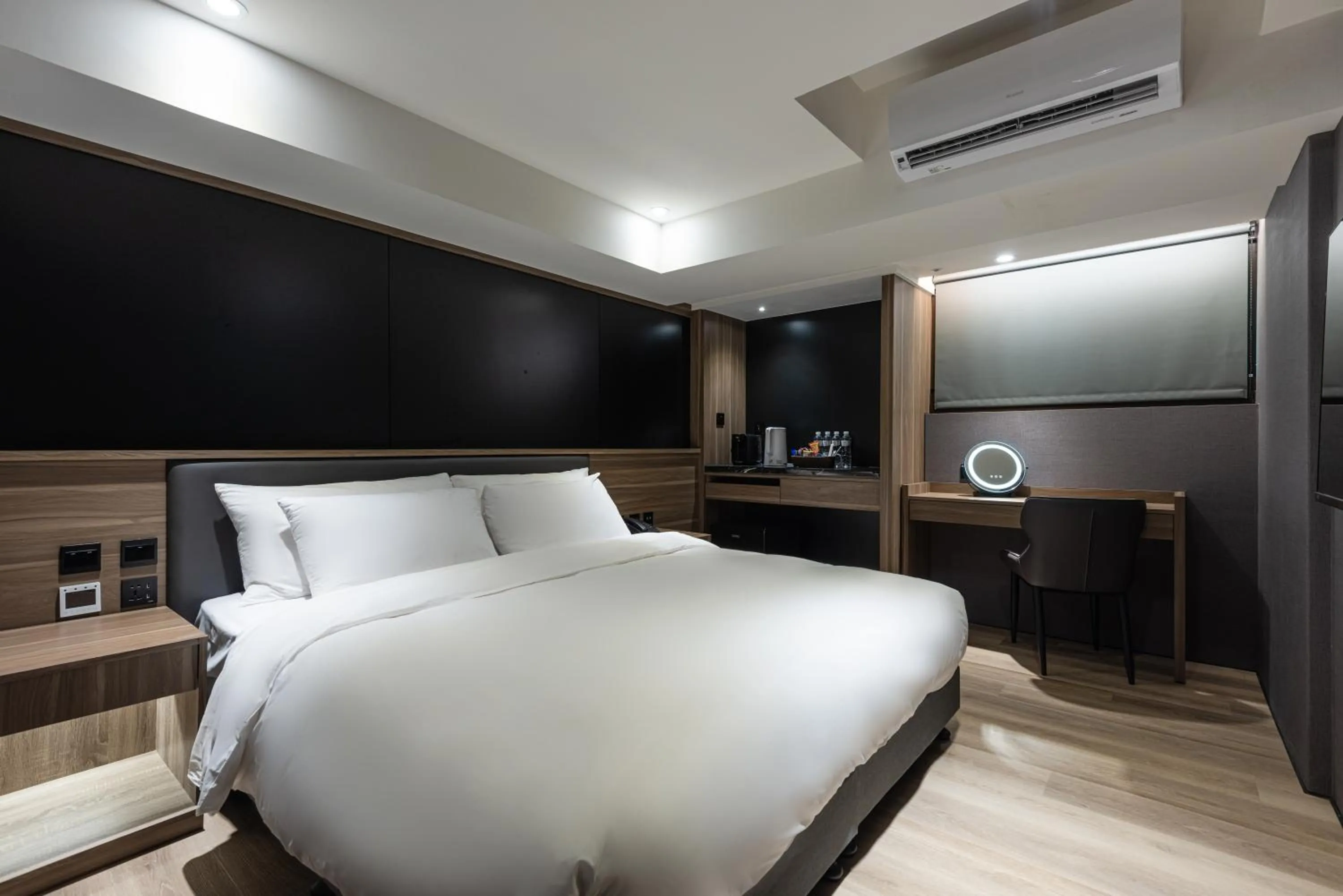 Bed in Autumn Willow Hotel