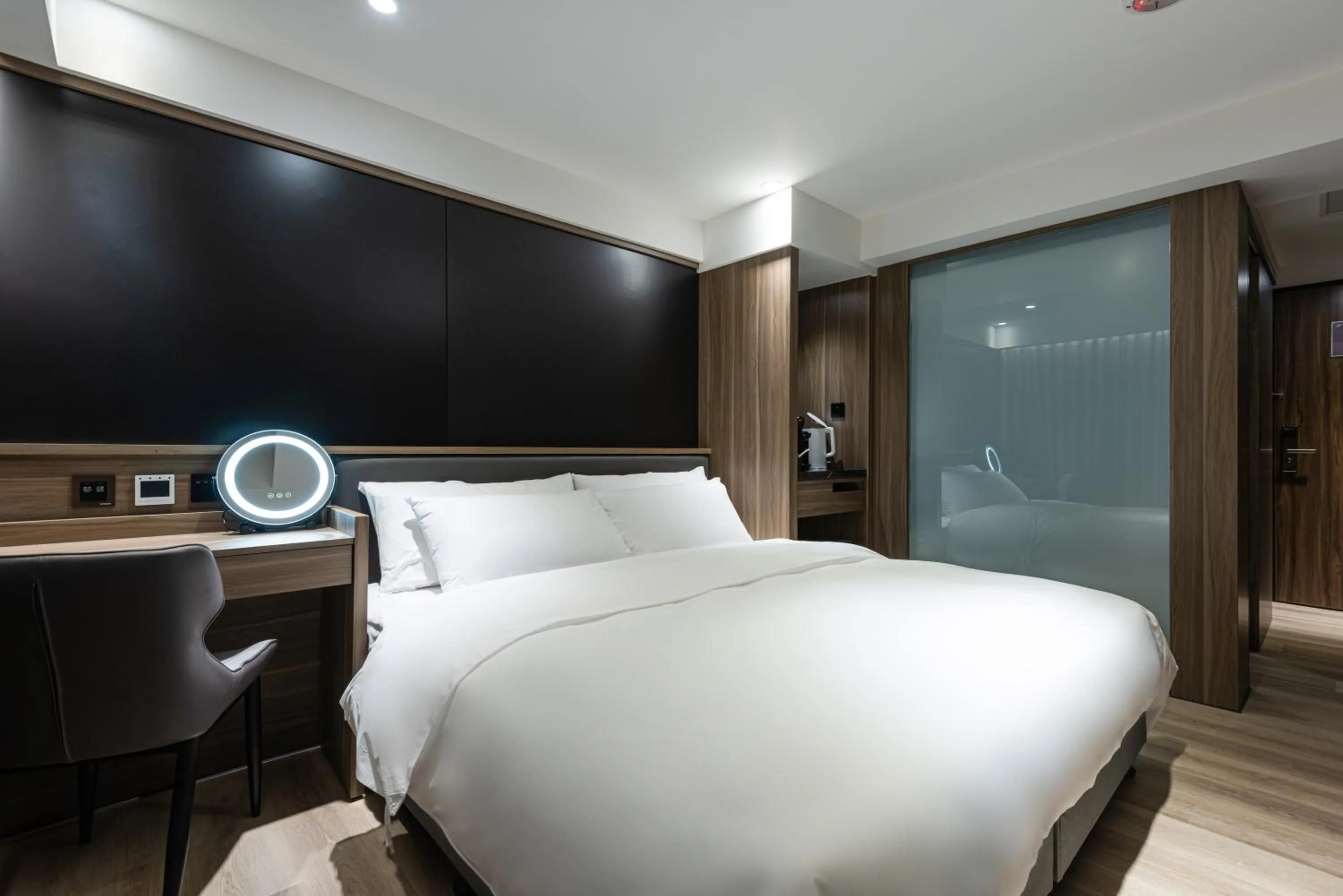 Bed in Autumn Willow Hotel