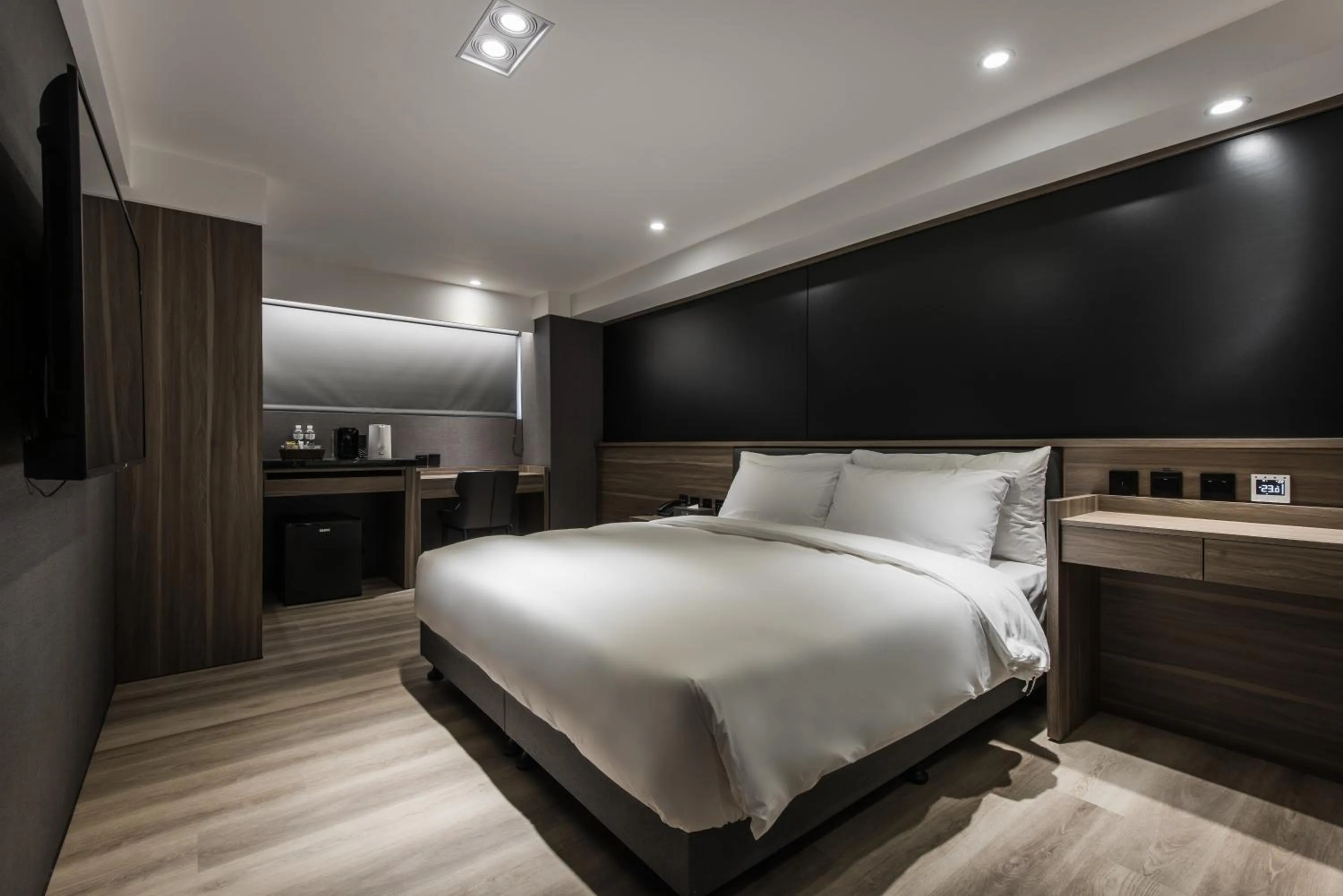 Bed in Autumn Willow Hotel