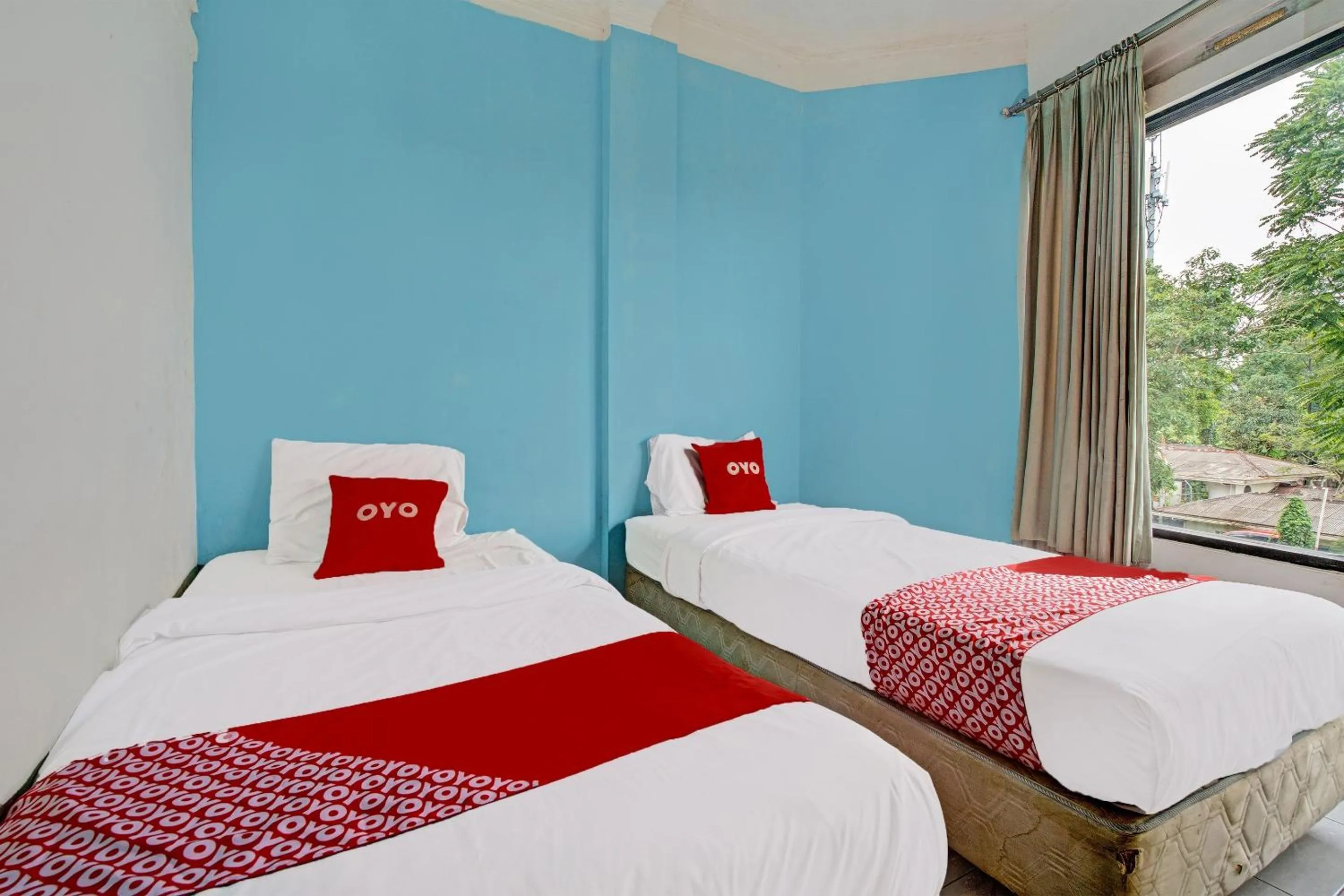 Bedroom in Super OYO Capital O 91810 Hotel Balebat 2