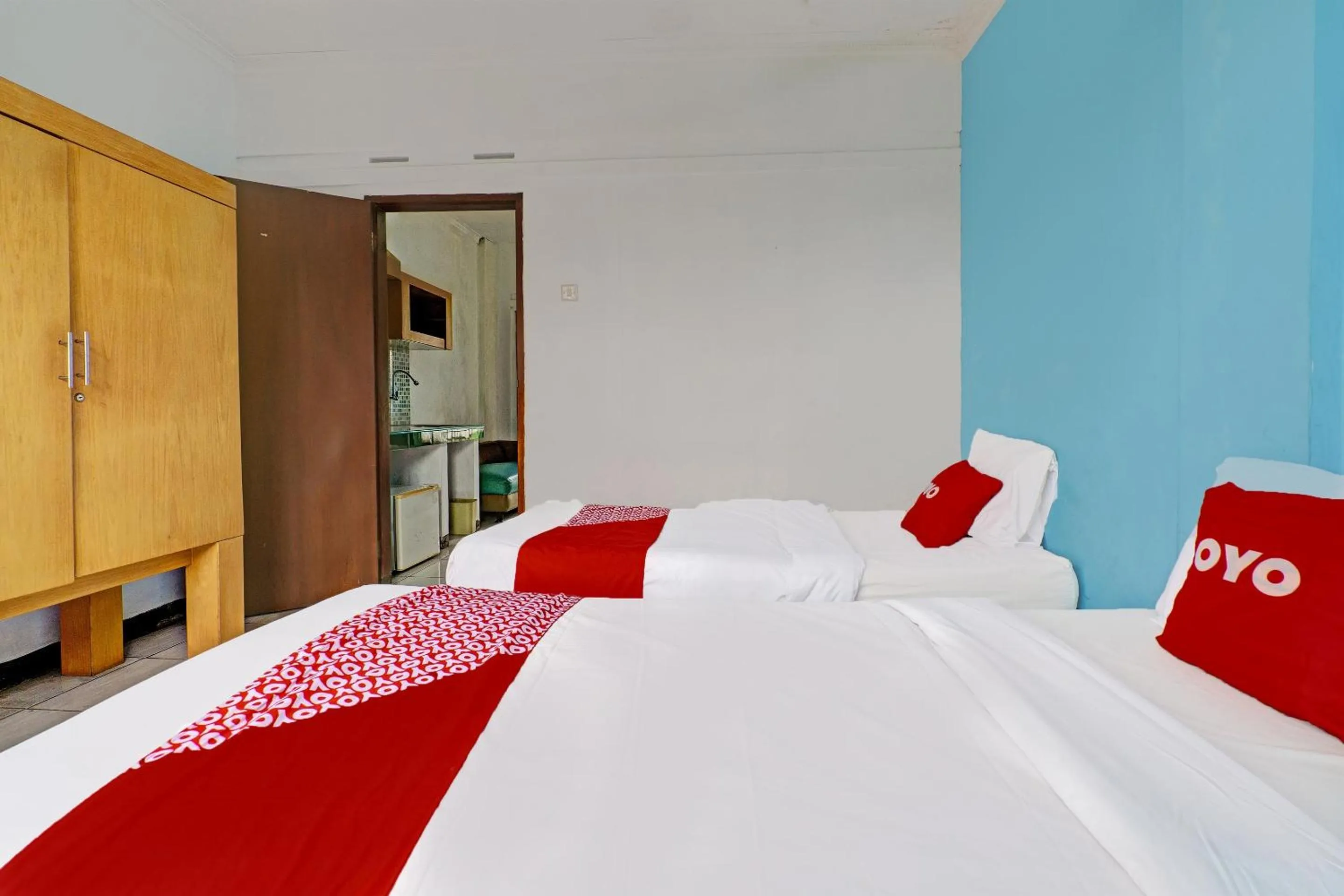 Bedroom in Super OYO Capital O 91810 Hotel Balebat 2