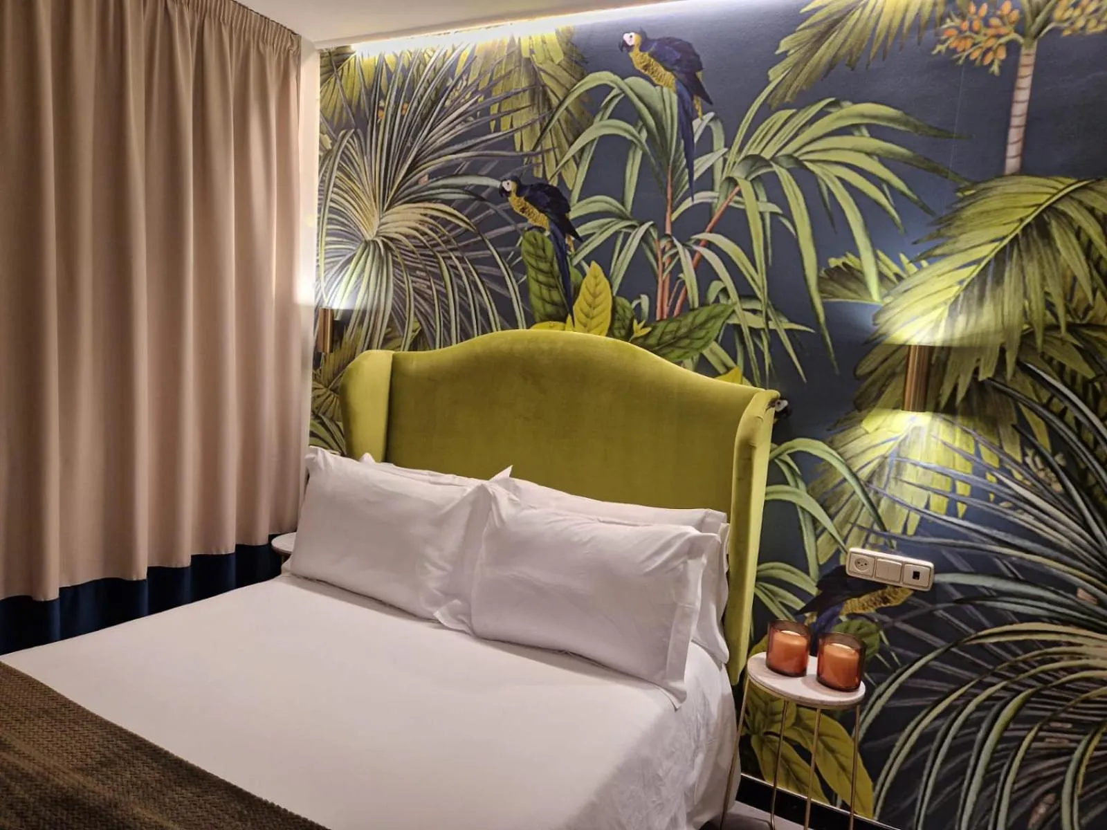 Bed in Hotel Los Girasoles by Maxi Hoteles