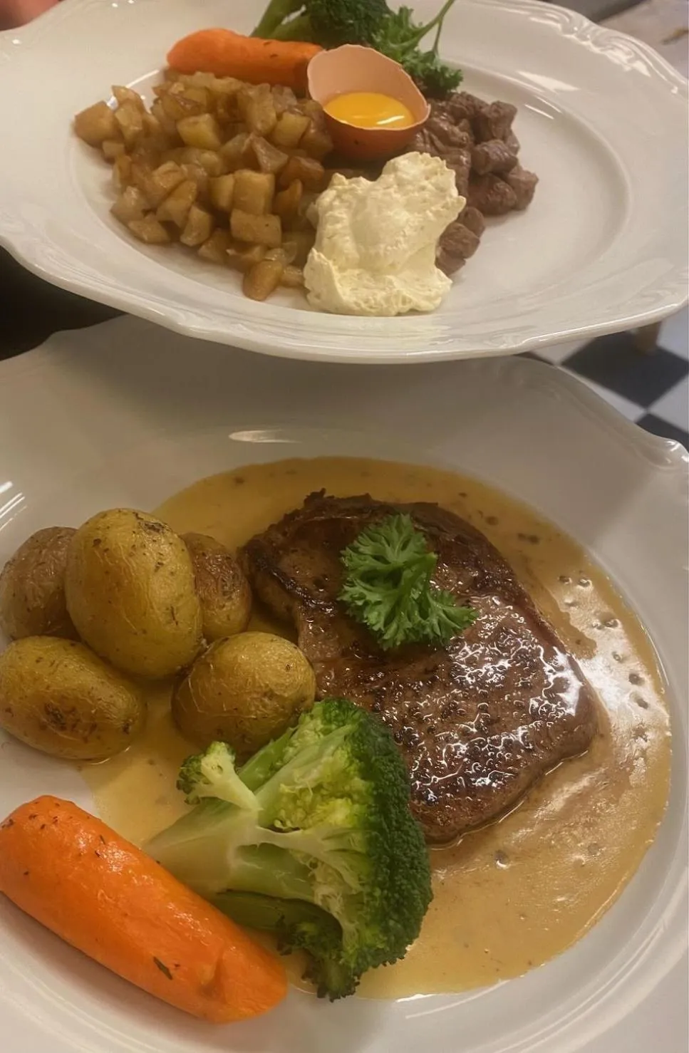 Restaurant/places to eat in Apertins Hotell