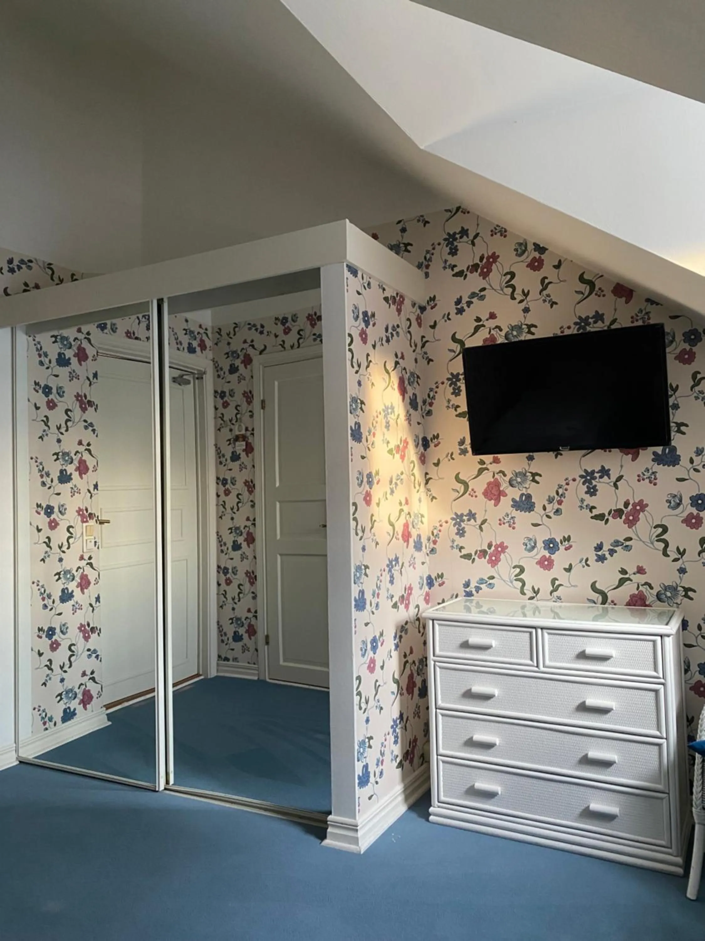 Bedroom in Apertins Hotell