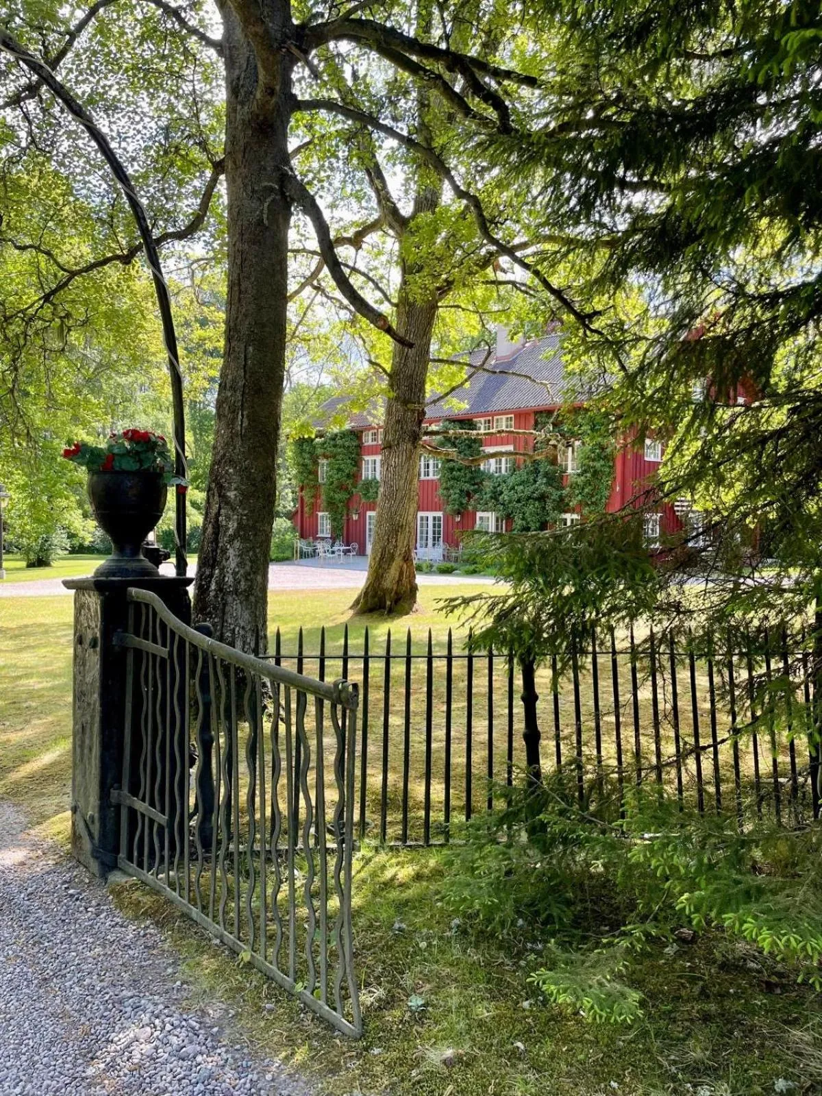 Property building in Apertins Hotell