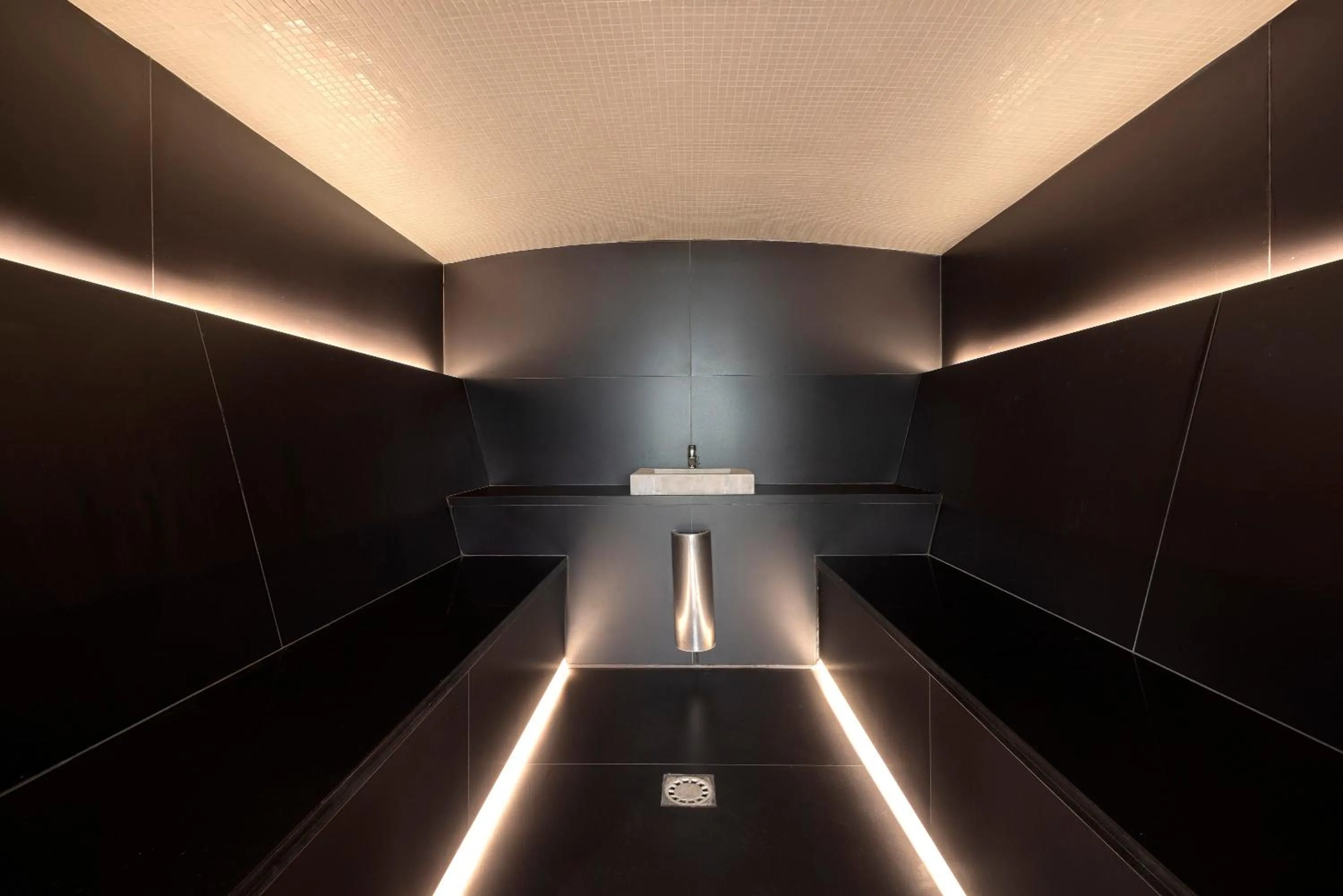 Spa and wellness centre/facilities in HM Jaime III