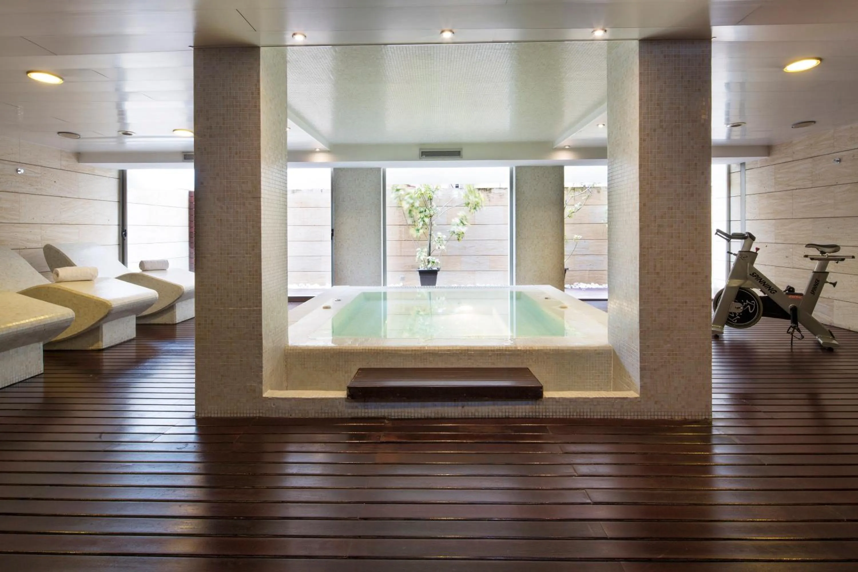 Spa and wellness centre/facilities in HM Jaime III