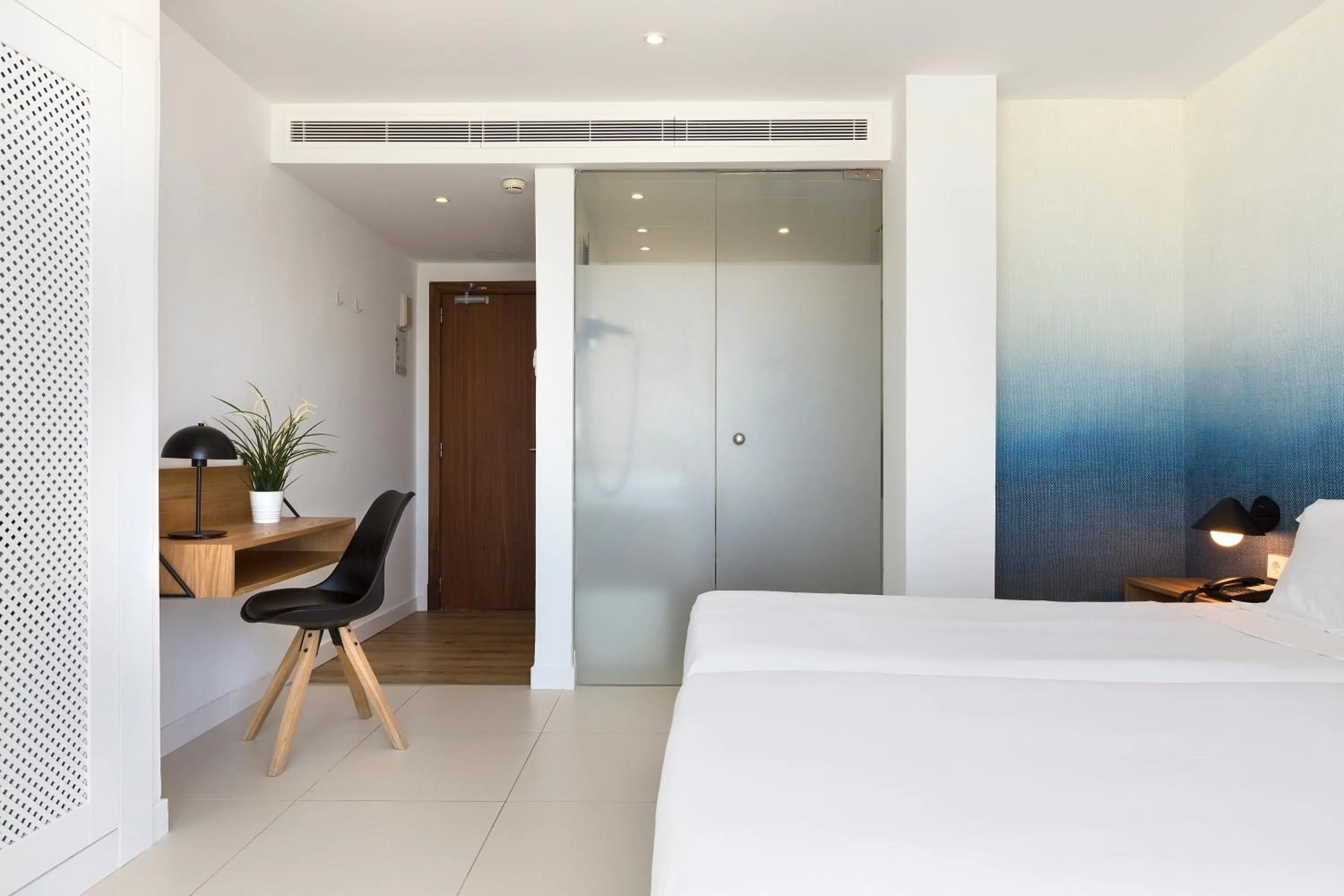 Bedroom, Bed in HM Tropical