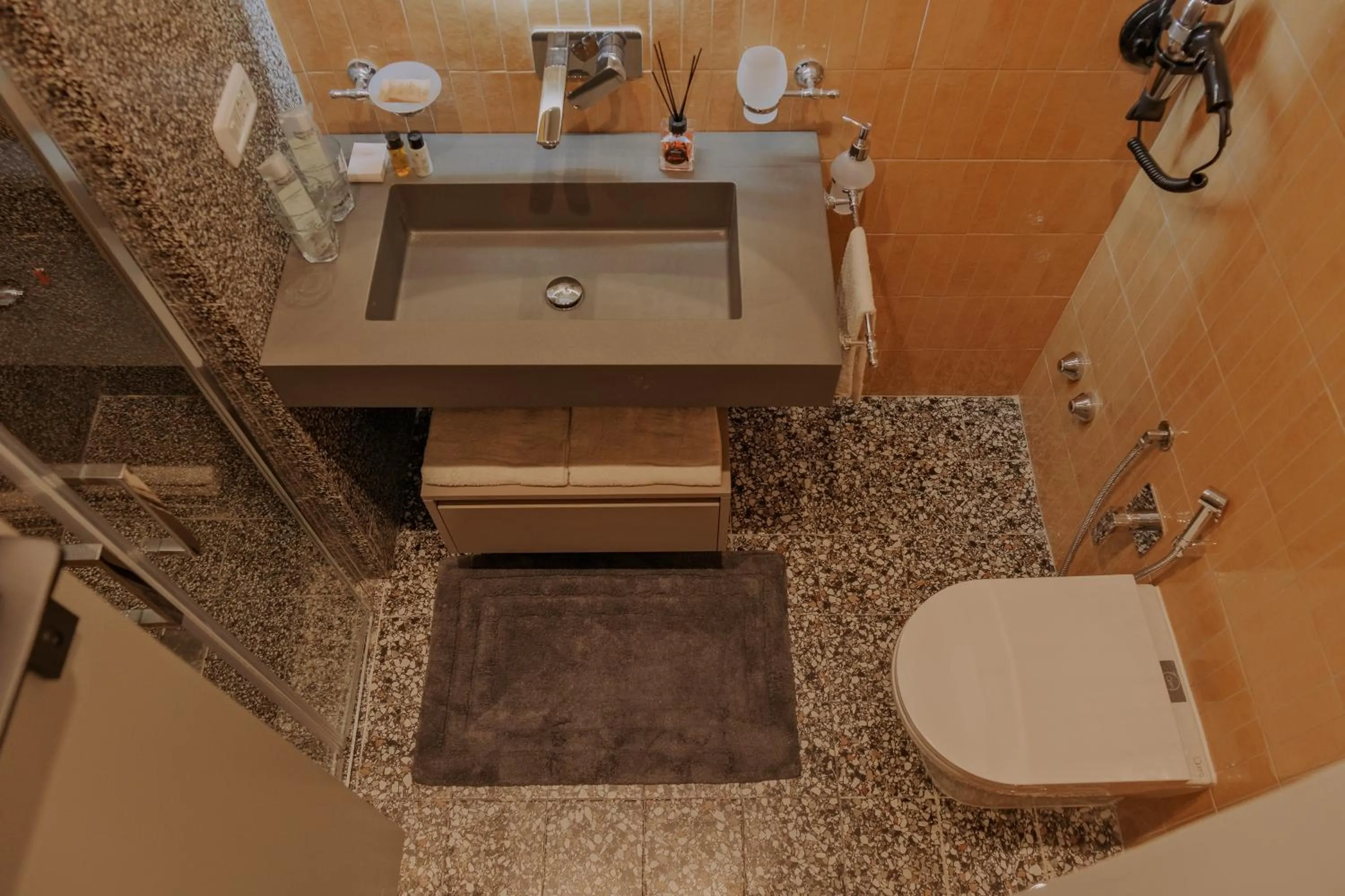 Toilet in Occhi di Napoli Experiential Relais