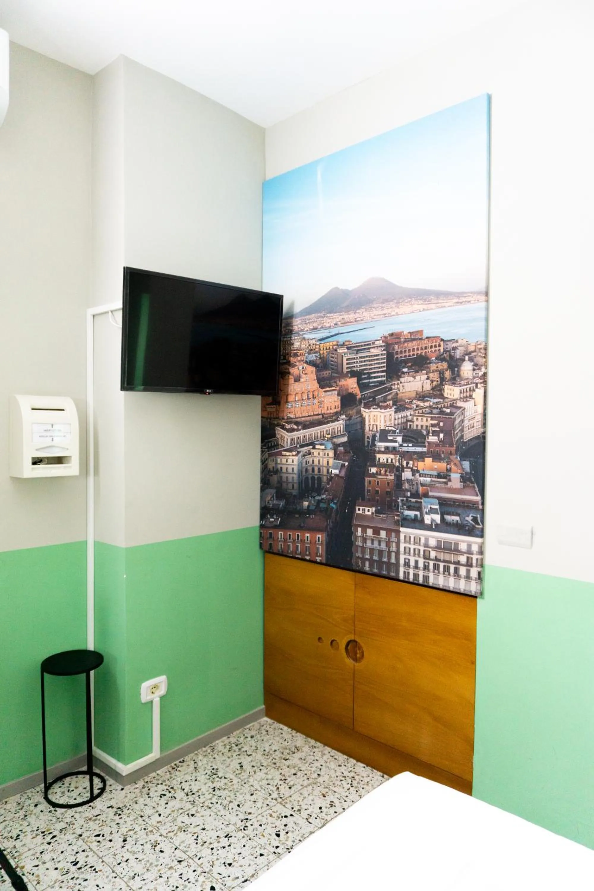 TV and multimedia in Occhi di Napoli Experiential Relais
