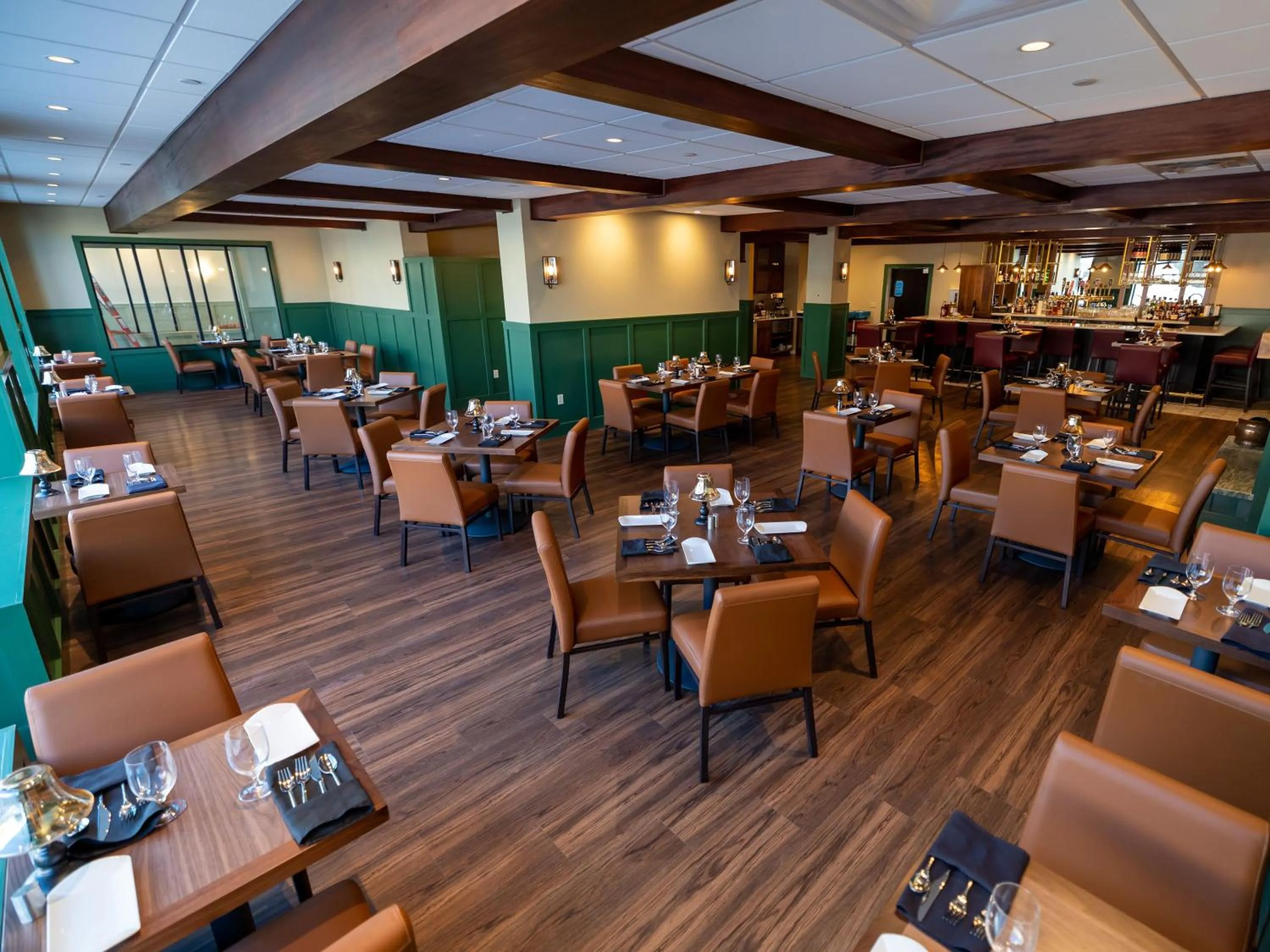 Restaurant/places to eat in The Northeastland Hotel