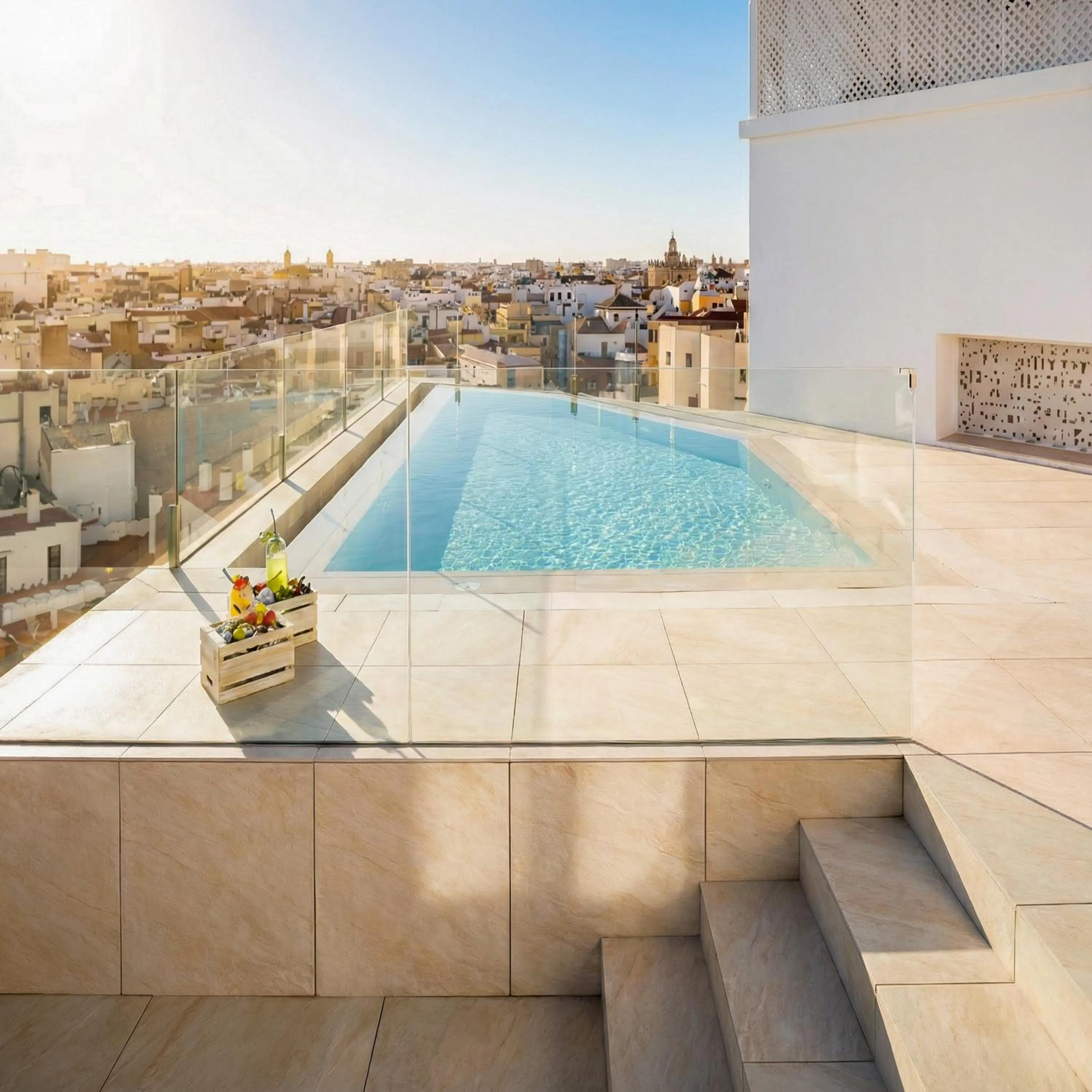Swimming pool in Hotel Colón Gran Meliá - The Leading Hotels of the World